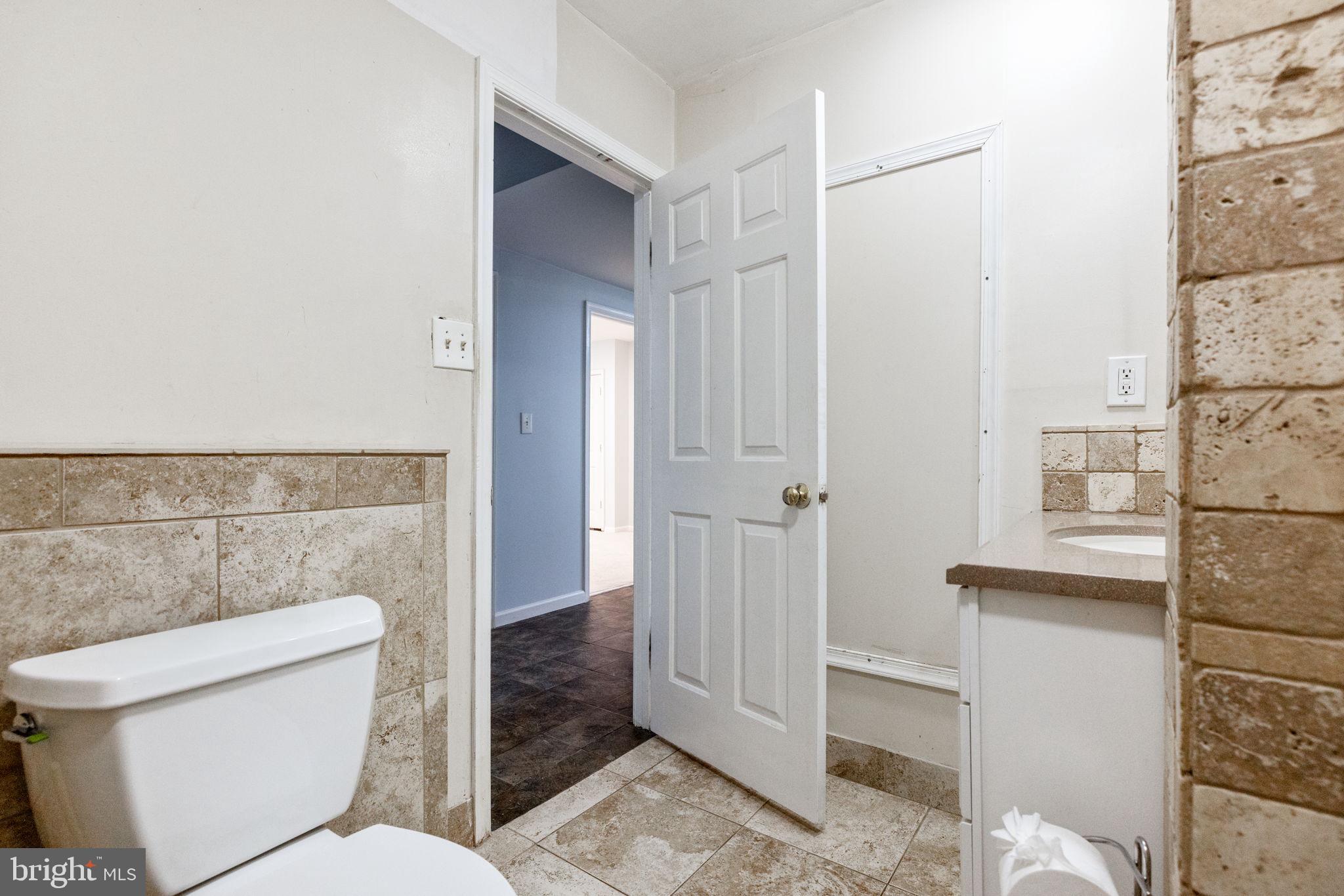 HAMPTON WOODS - Residential