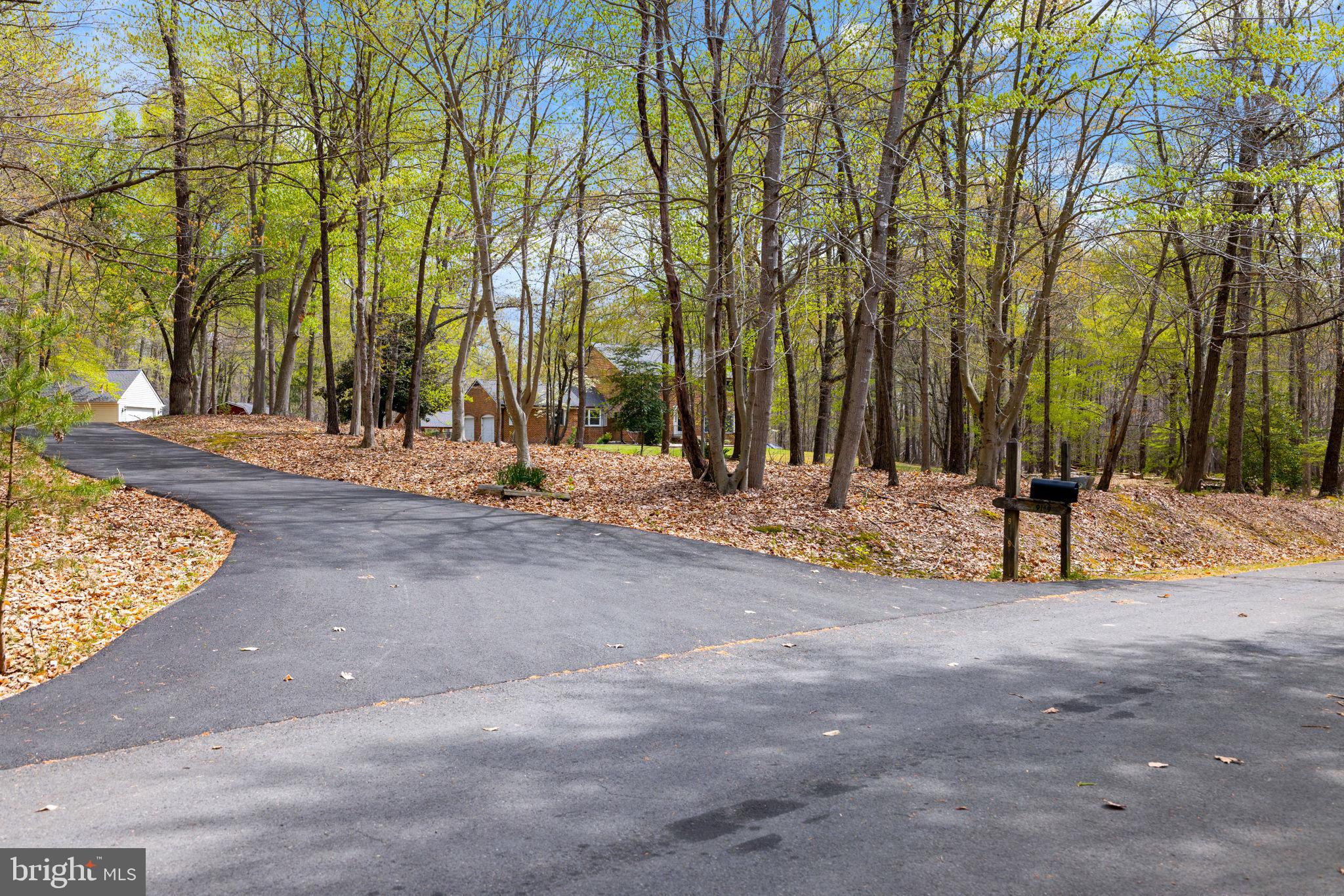 HAMPTON WOODS - Residential