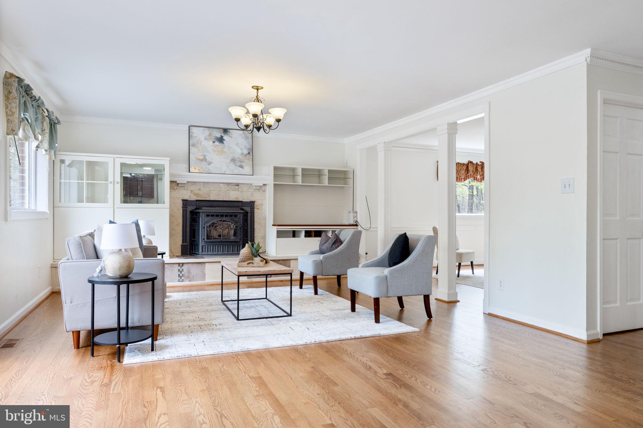 HAMPTON WOODS - Residential