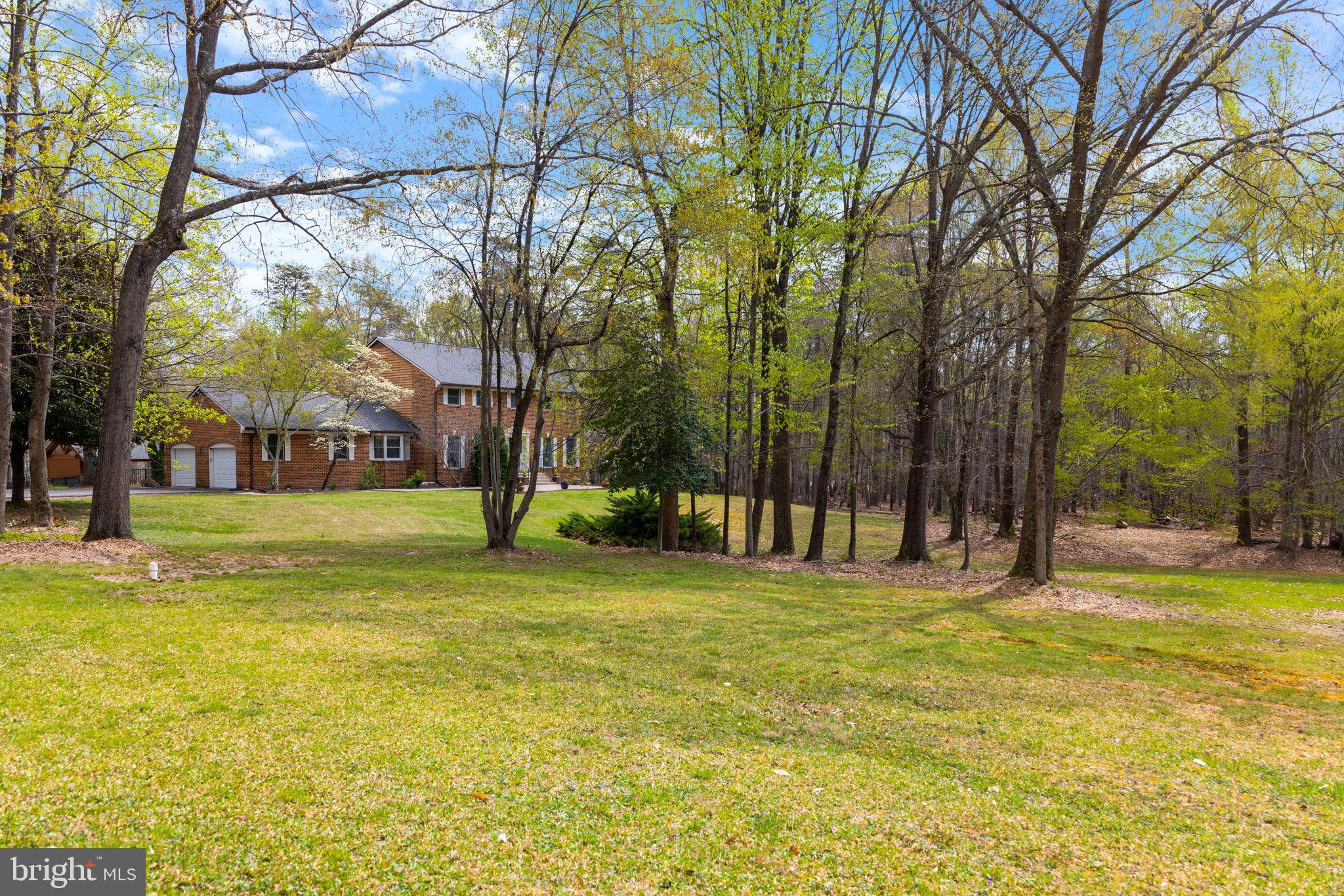 HAMPTON WOODS - Residential