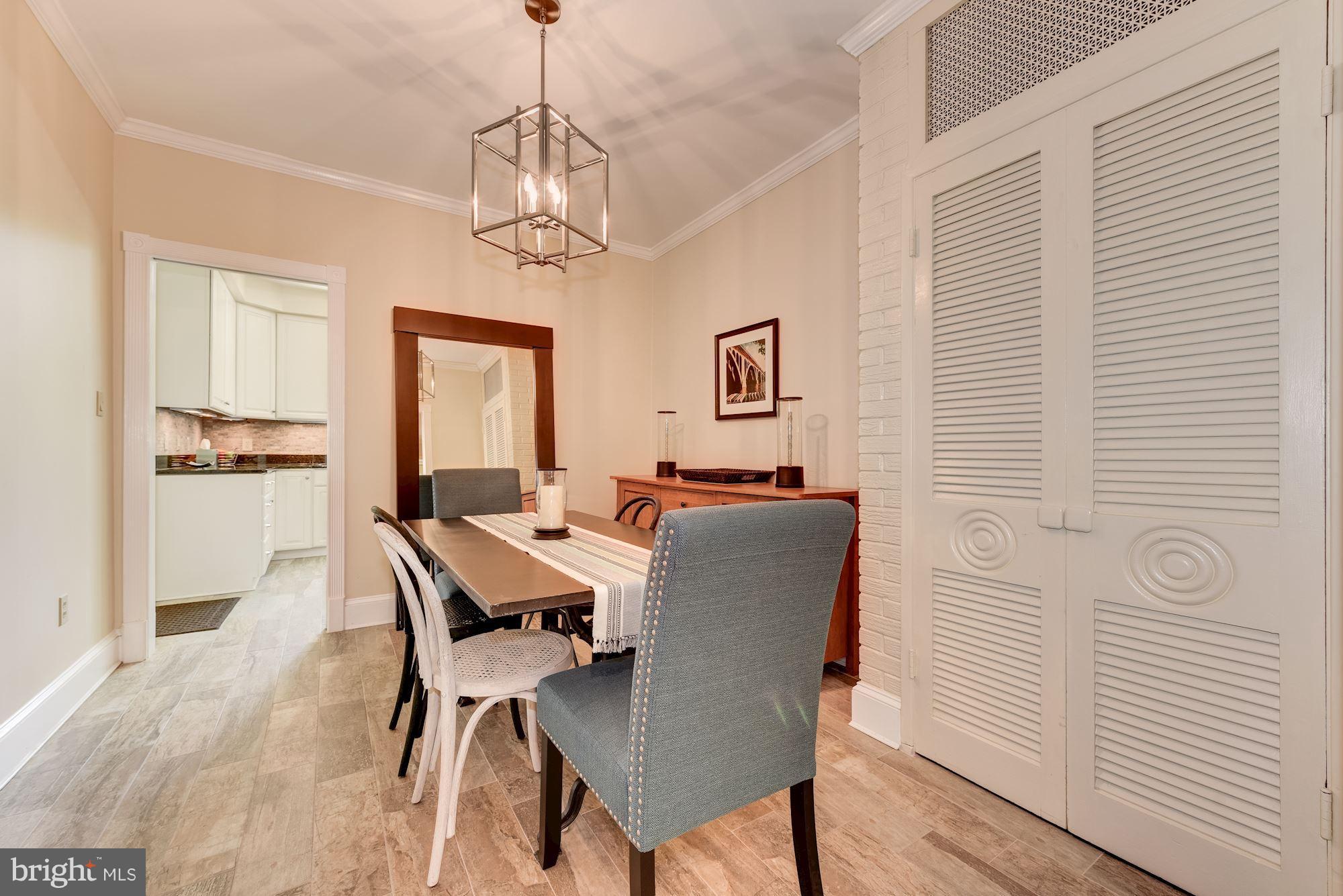 RAYMONDALE - Residential