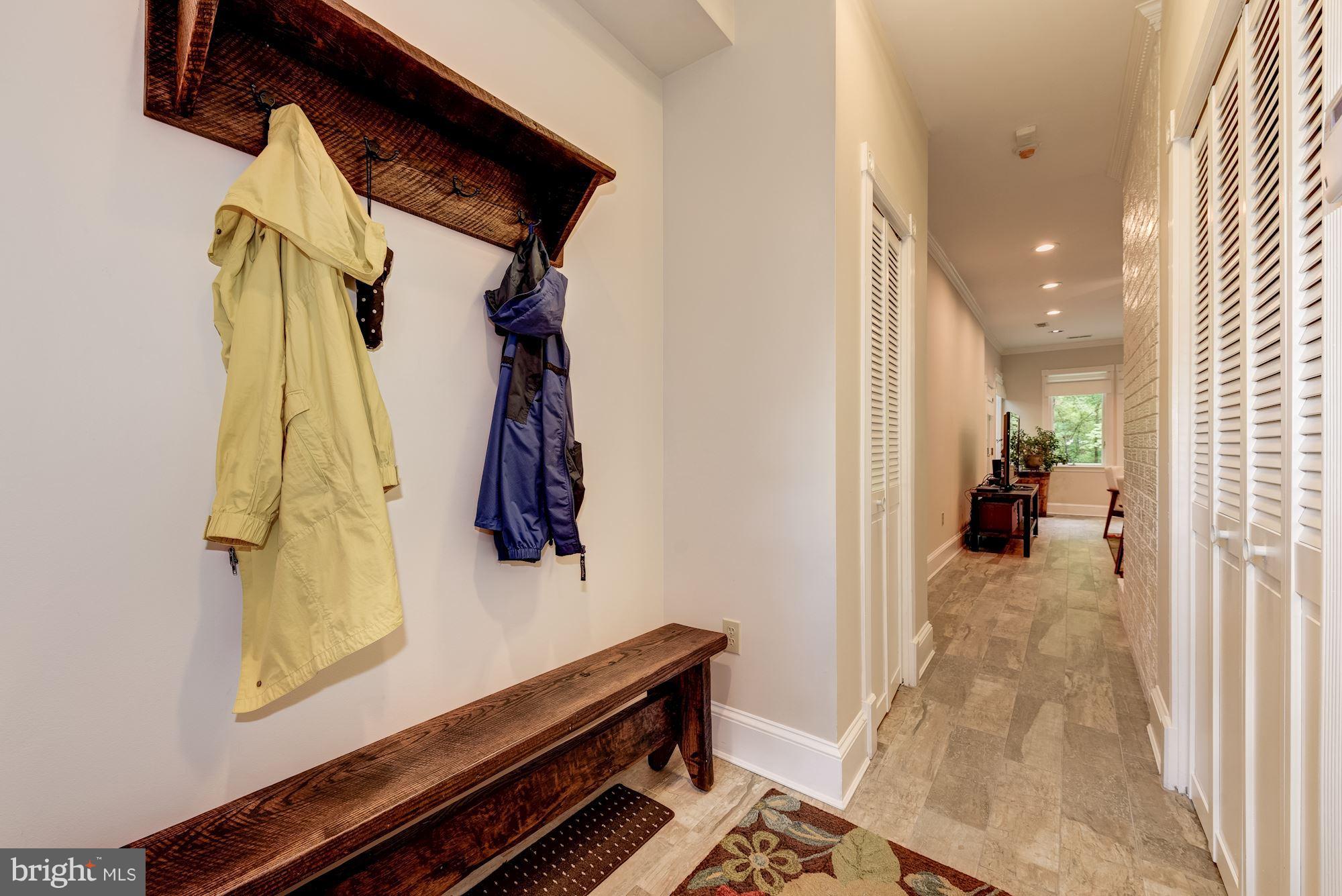 RAYMONDALE - Residential