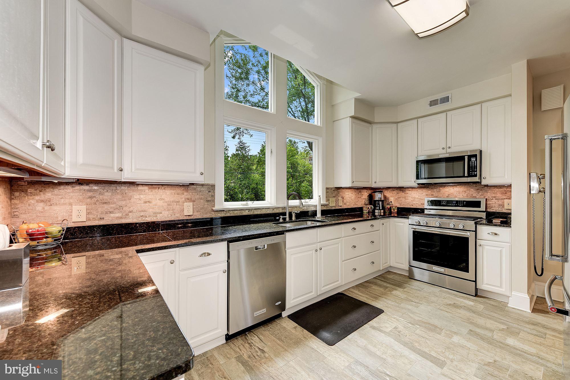 RAYMONDALE - Residential