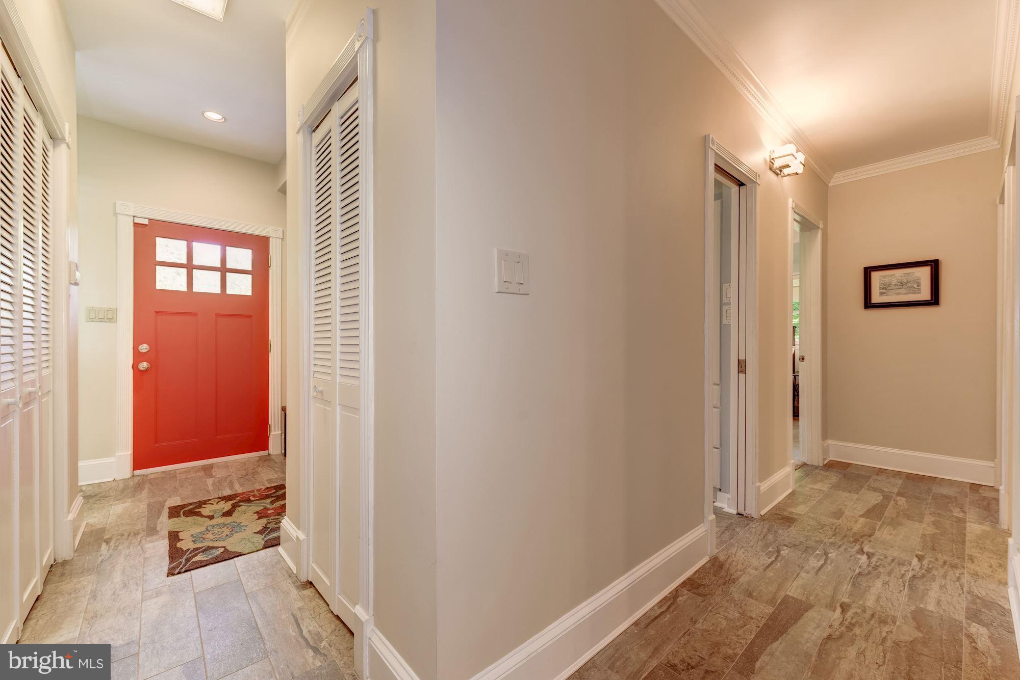 RAYMONDALE - Residential