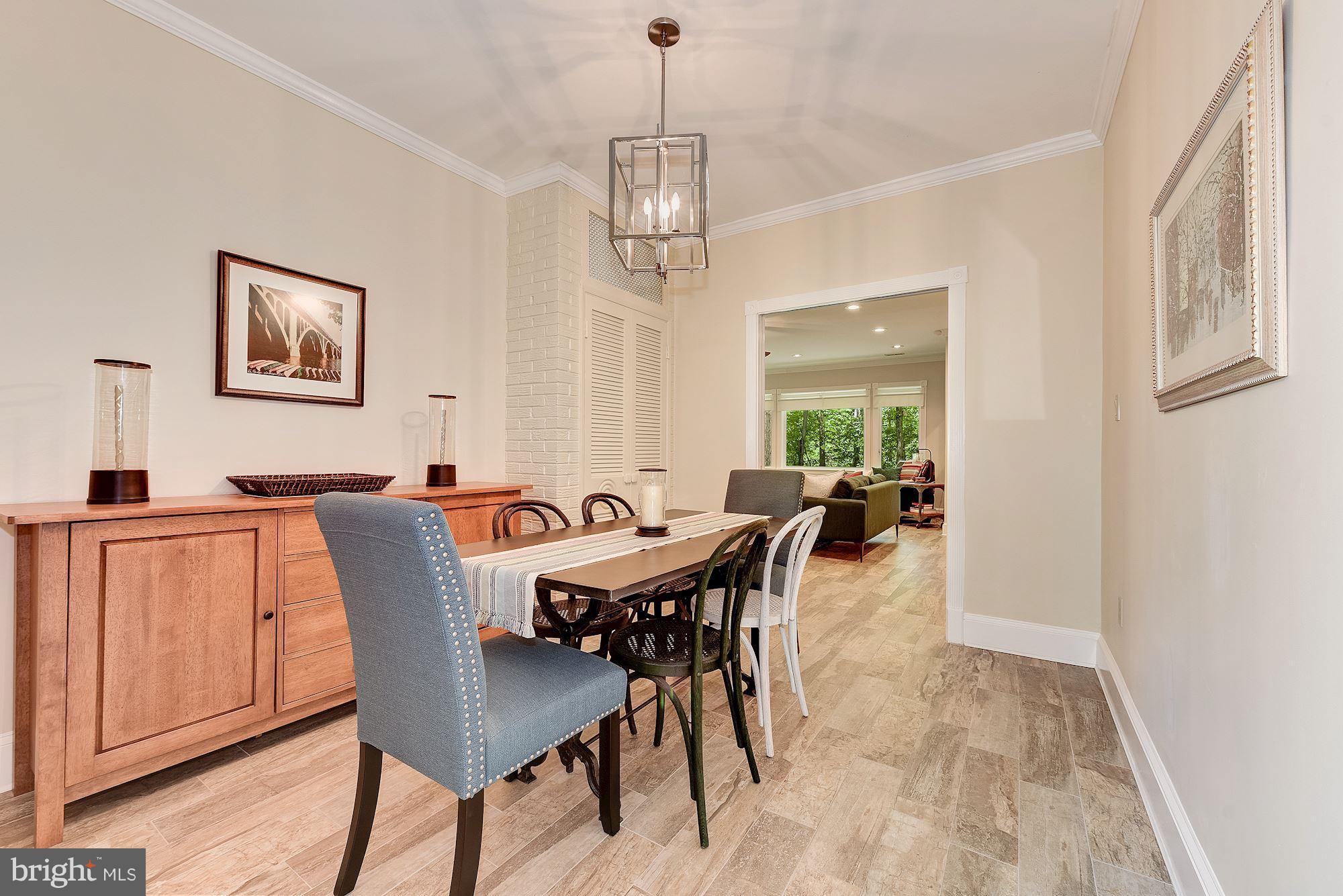 RAYMONDALE - Residential