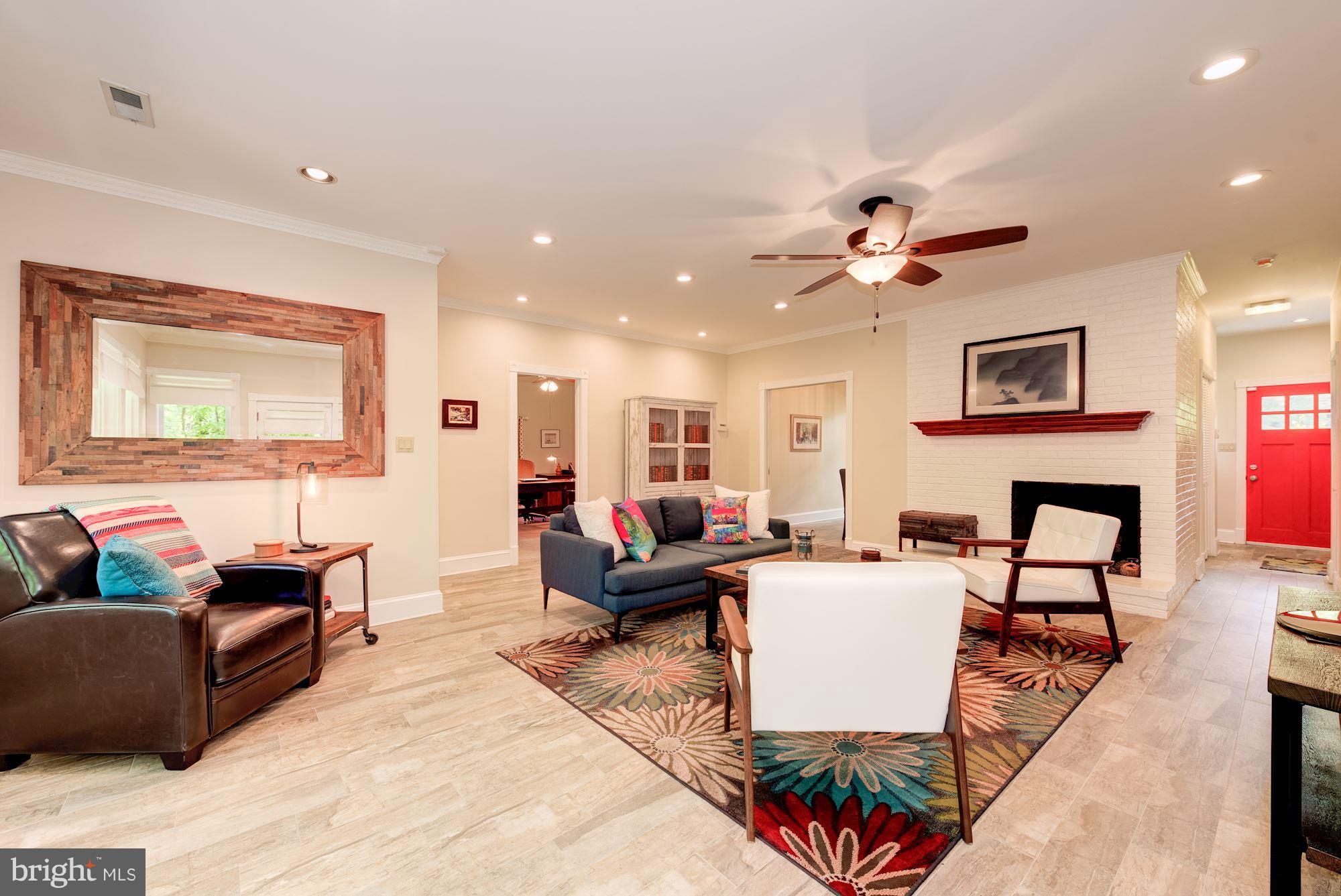 RAYMONDALE - Residential