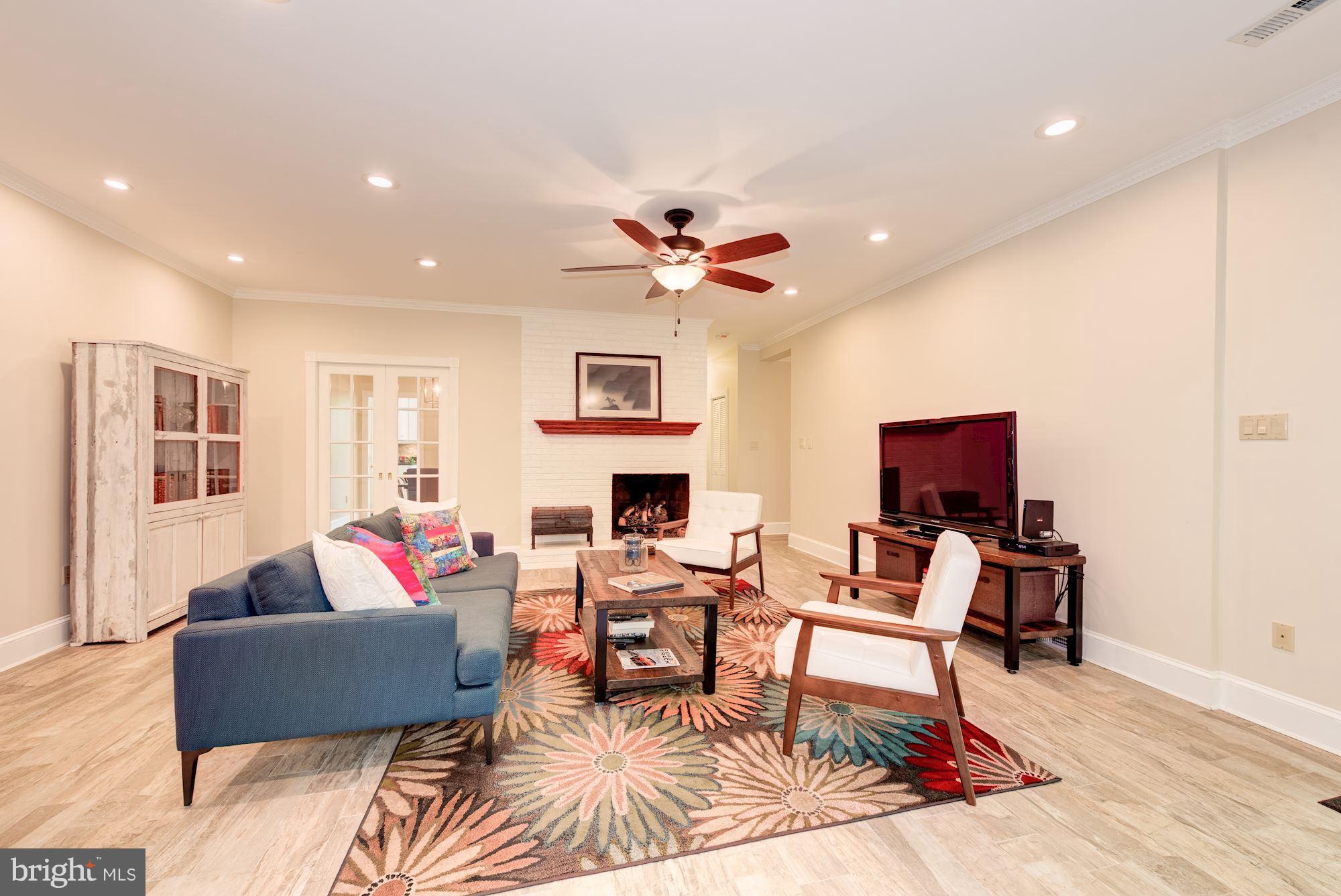 RAYMONDALE - Residential