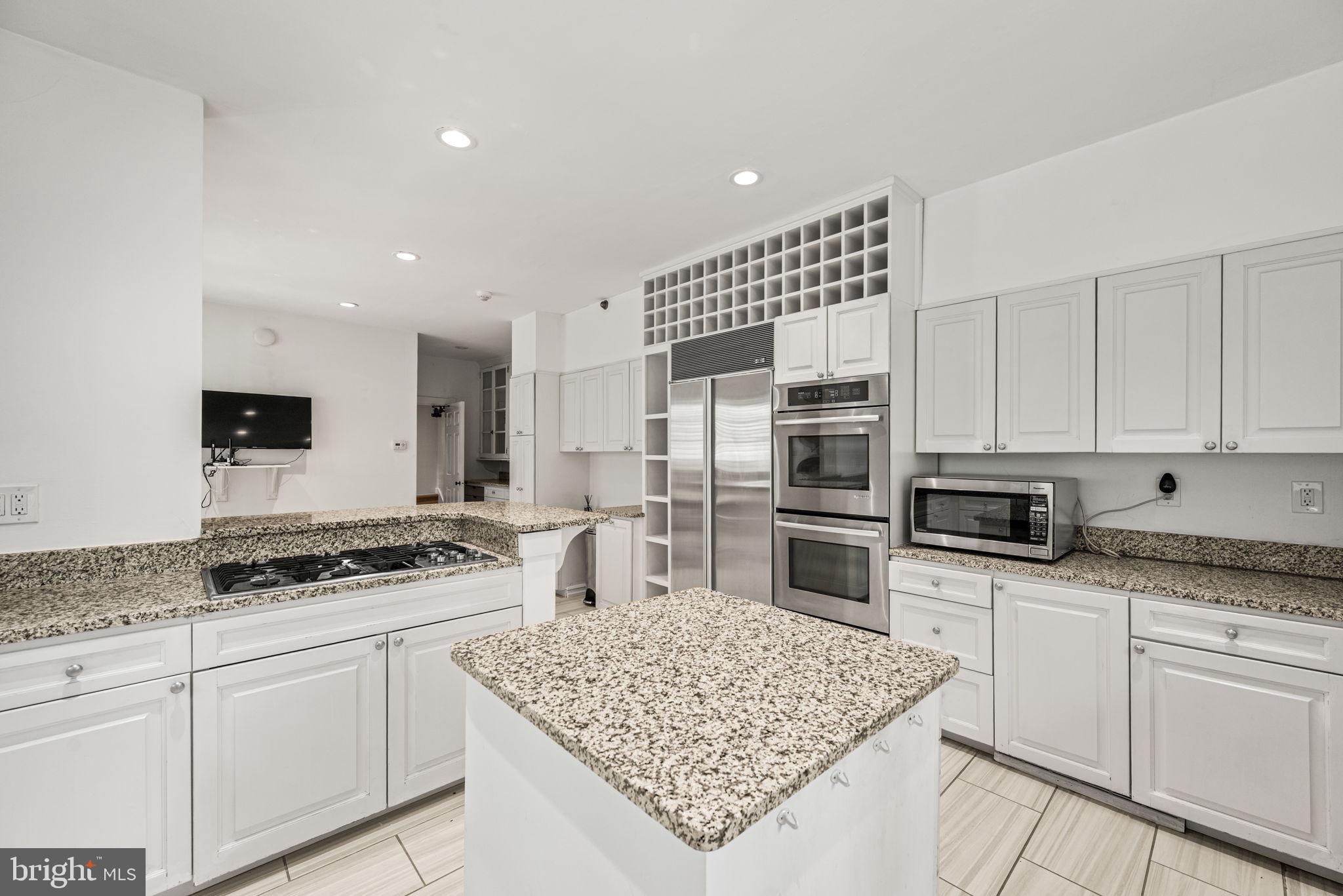 CHESTNUT HILL - Residential