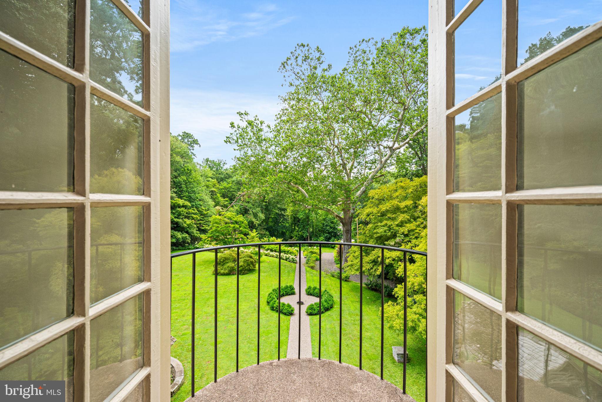 CHESTNUT HILL - Residential