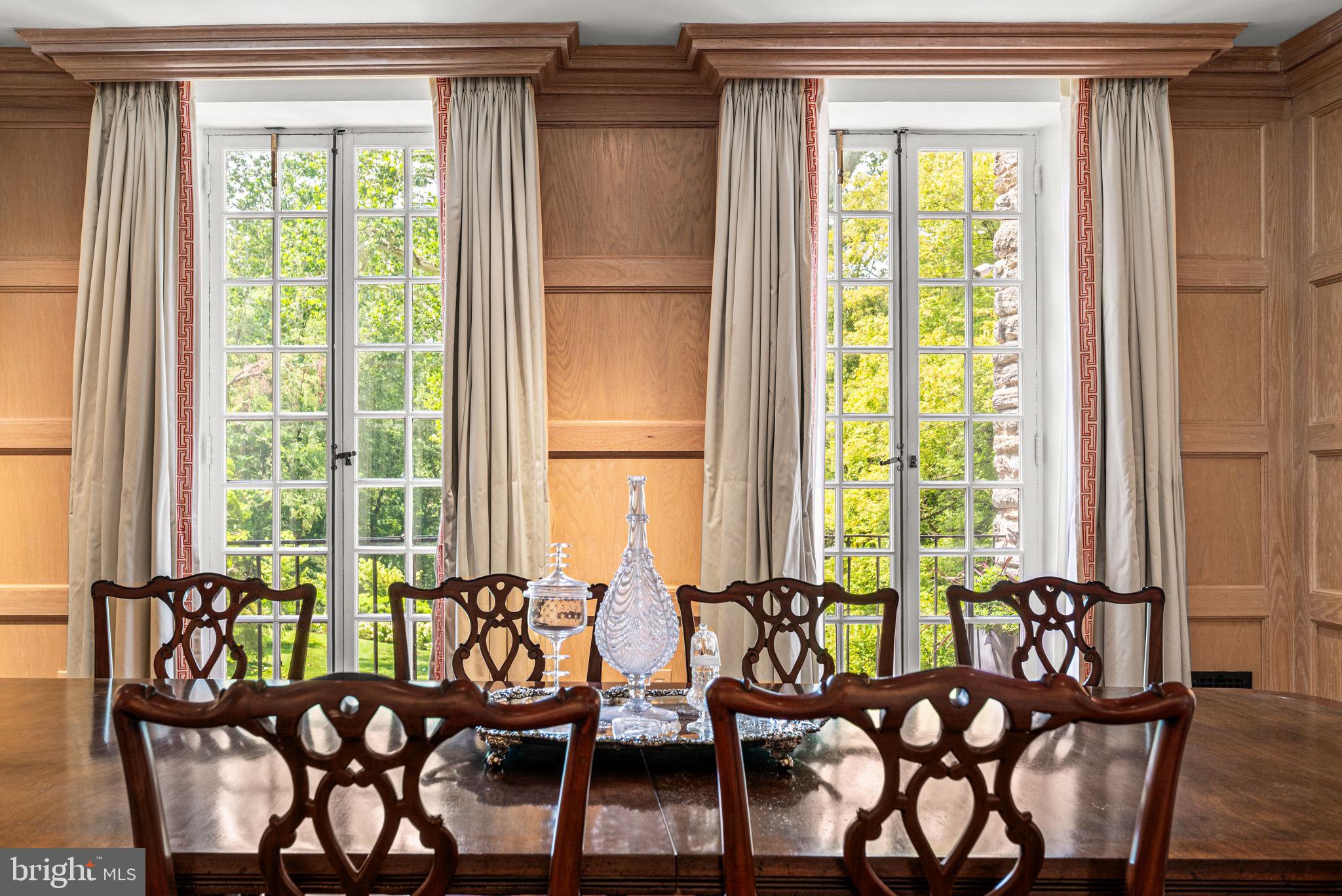 CHESTNUT HILL - Residential