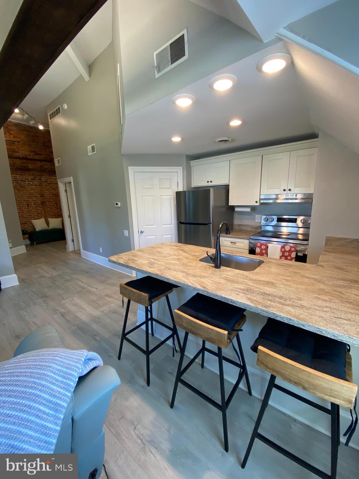 1504 N BROOM STREET 9