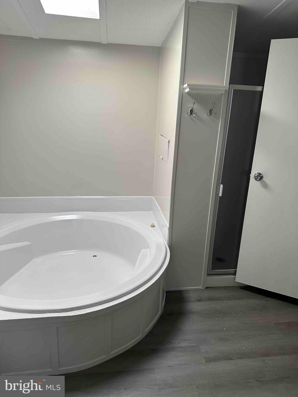 BRENTWOOD MANOR - Residential