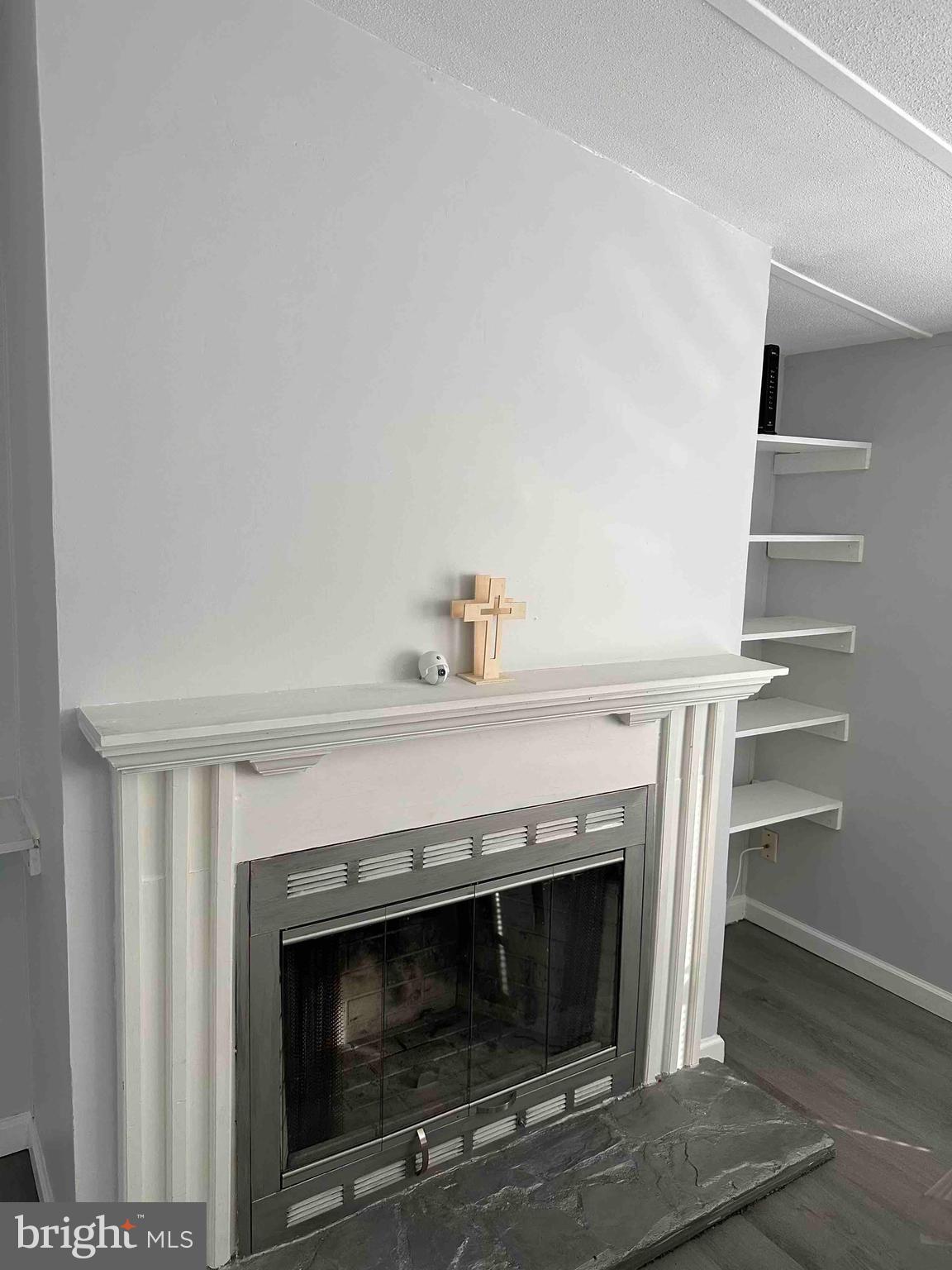 BRENTWOOD MANOR - Residential