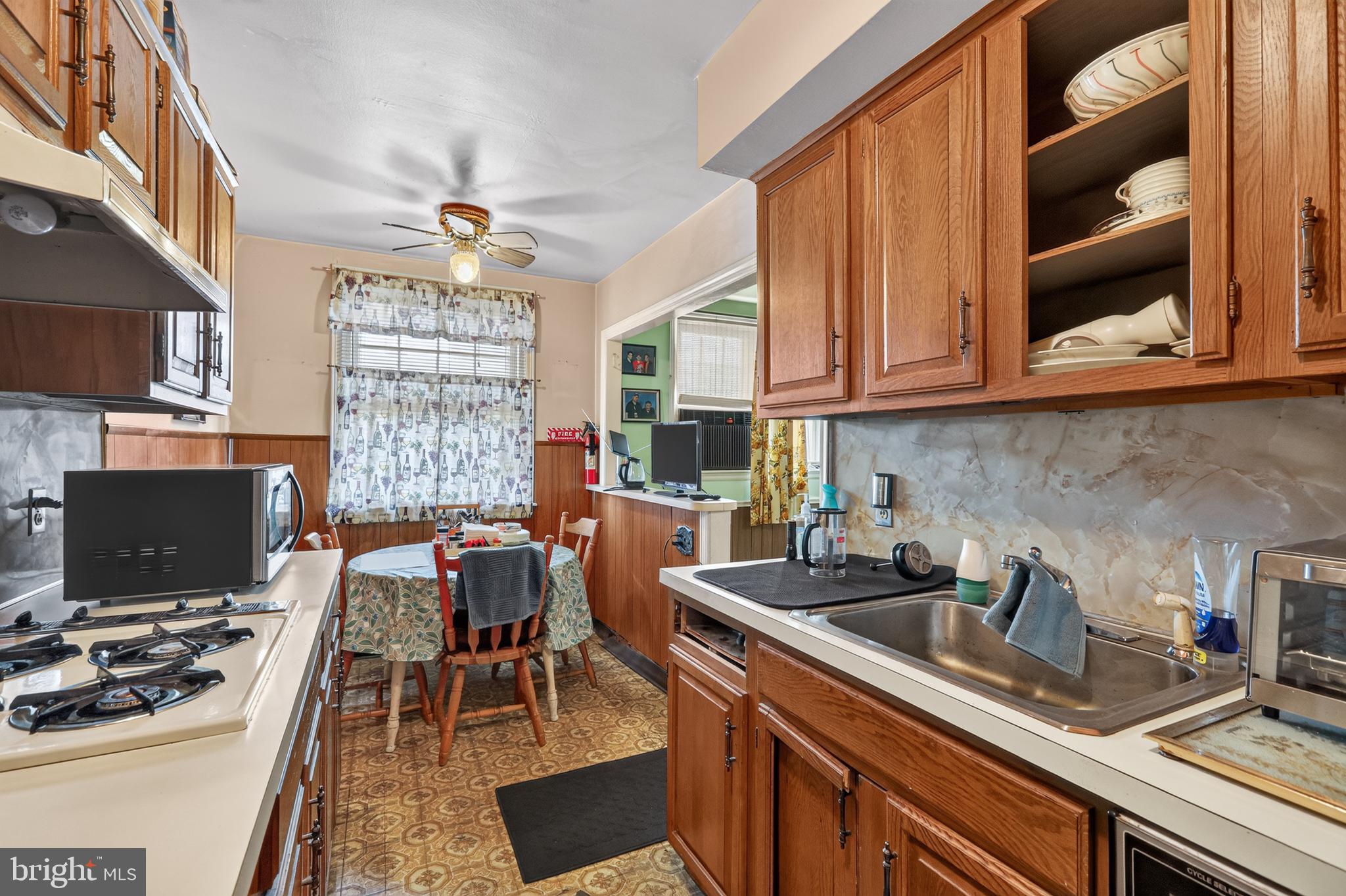 1941 LARDNER STREET