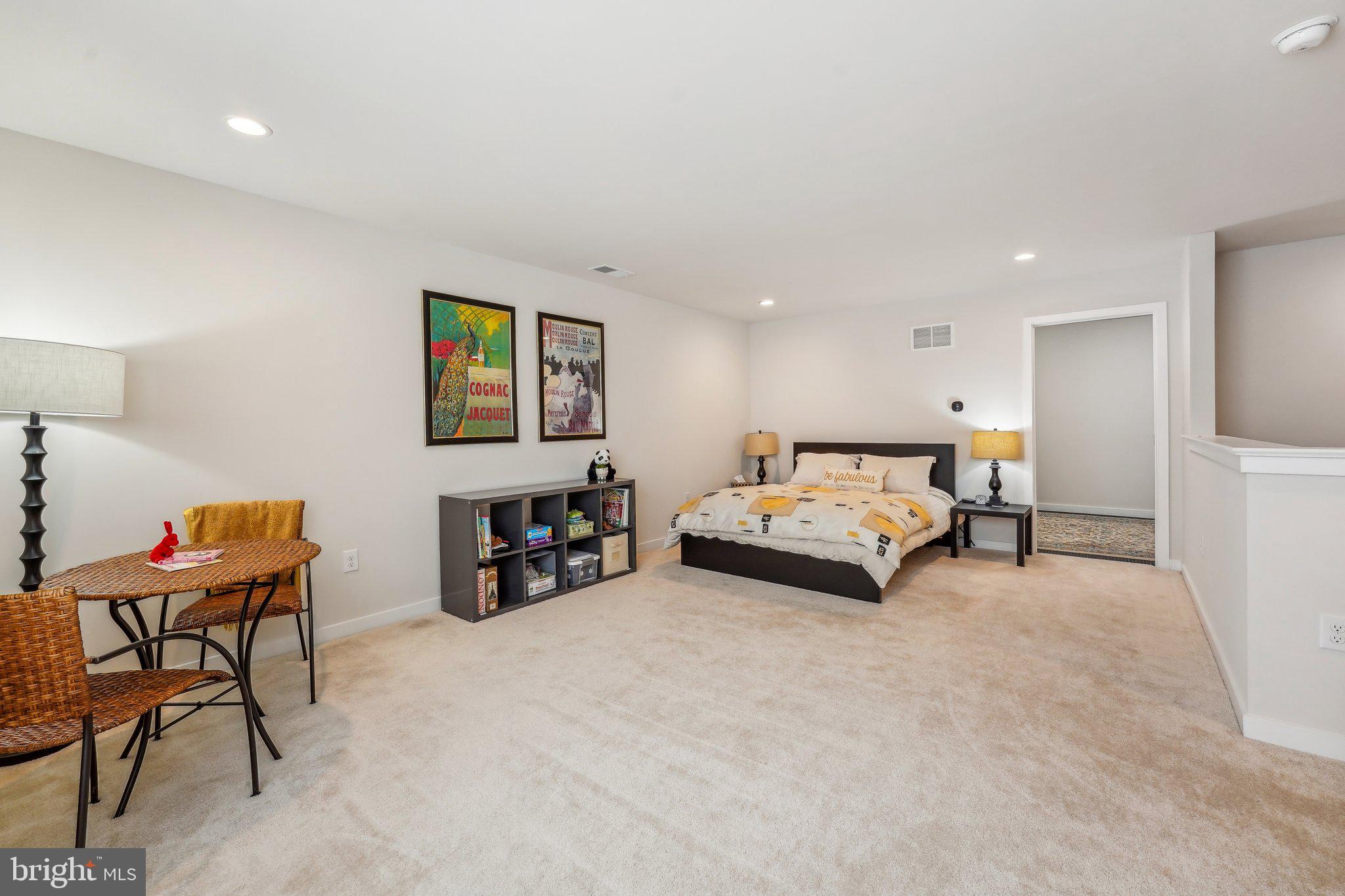 REGENCY AT SOUTH WHITEHALL - Residential