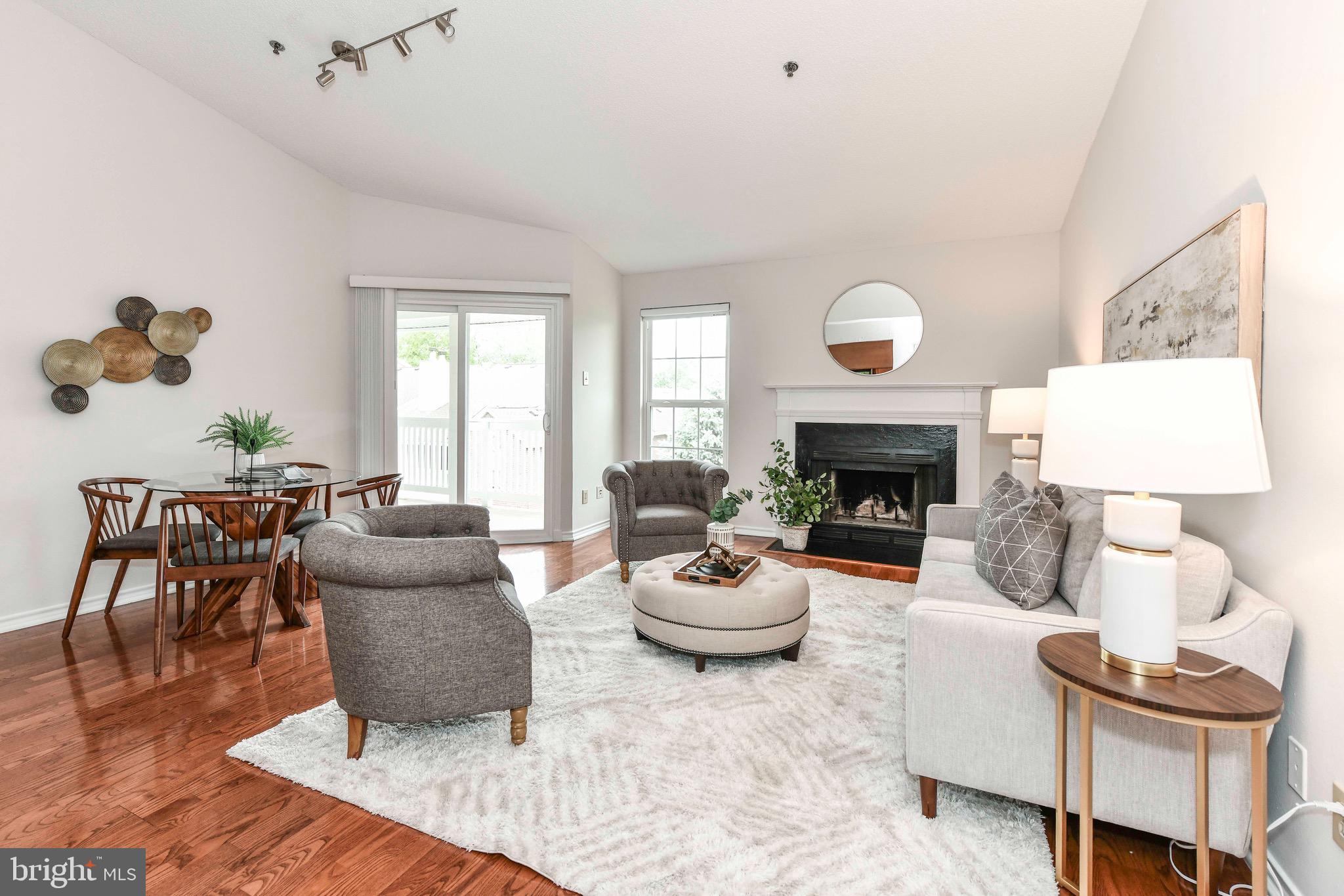 1524 LINCOLN WAY 433