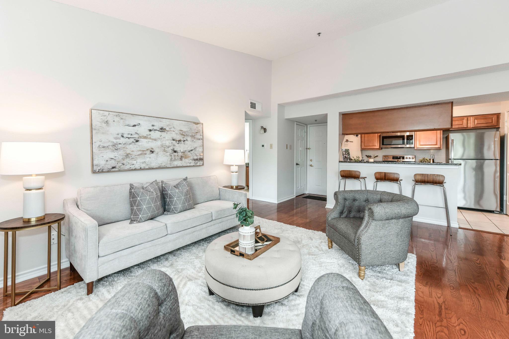 1524 LINCOLN WAY 433