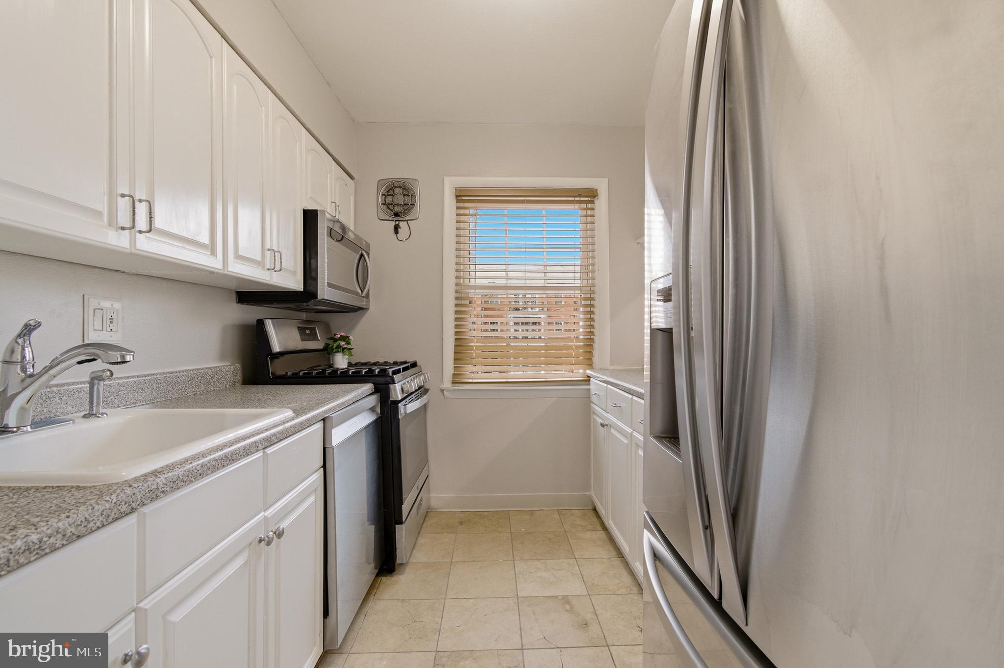 FOXCROFT COLONY CONDOS - Residential