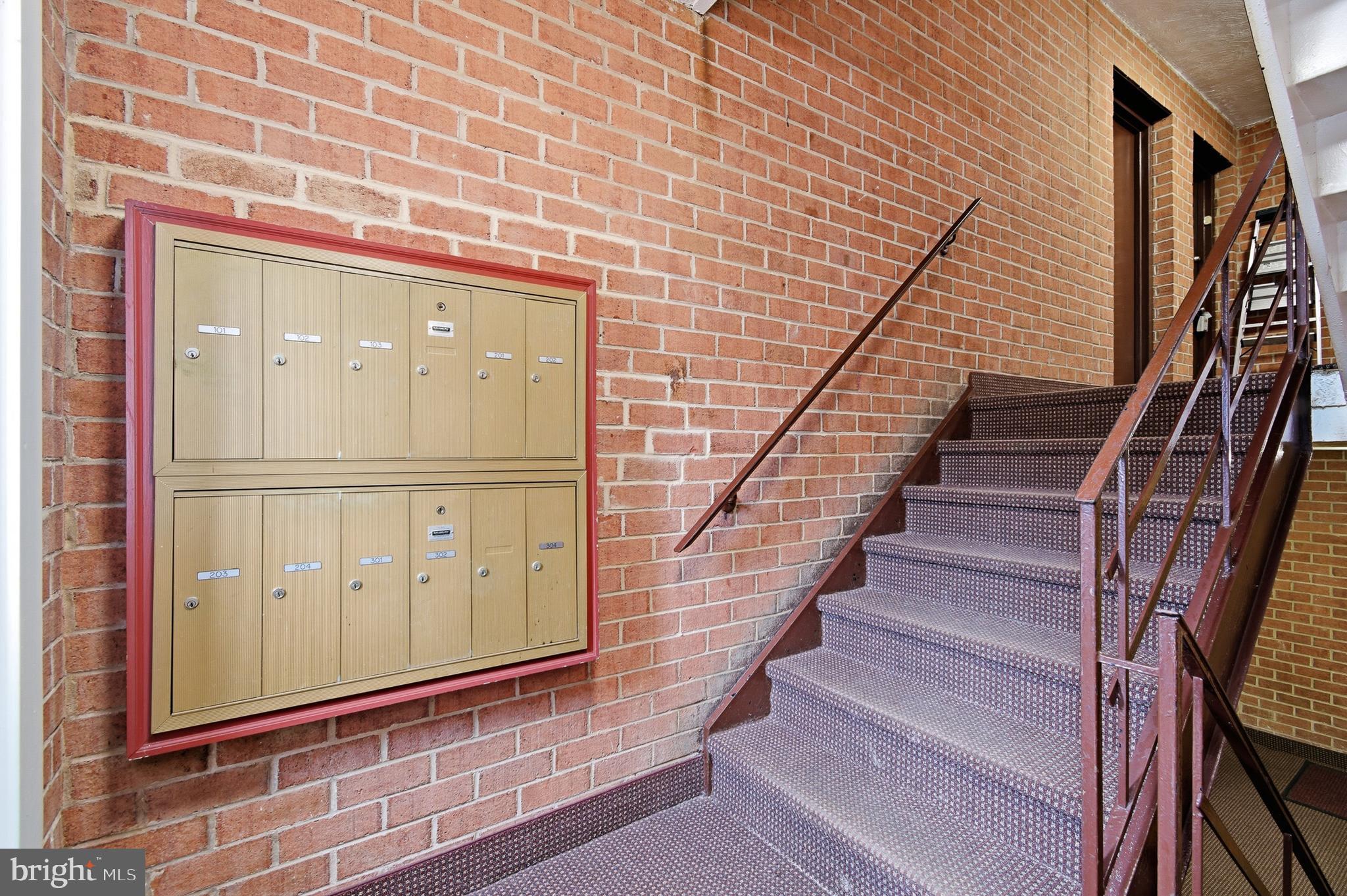 FOXCROFT COLONY CONDOS - Residential