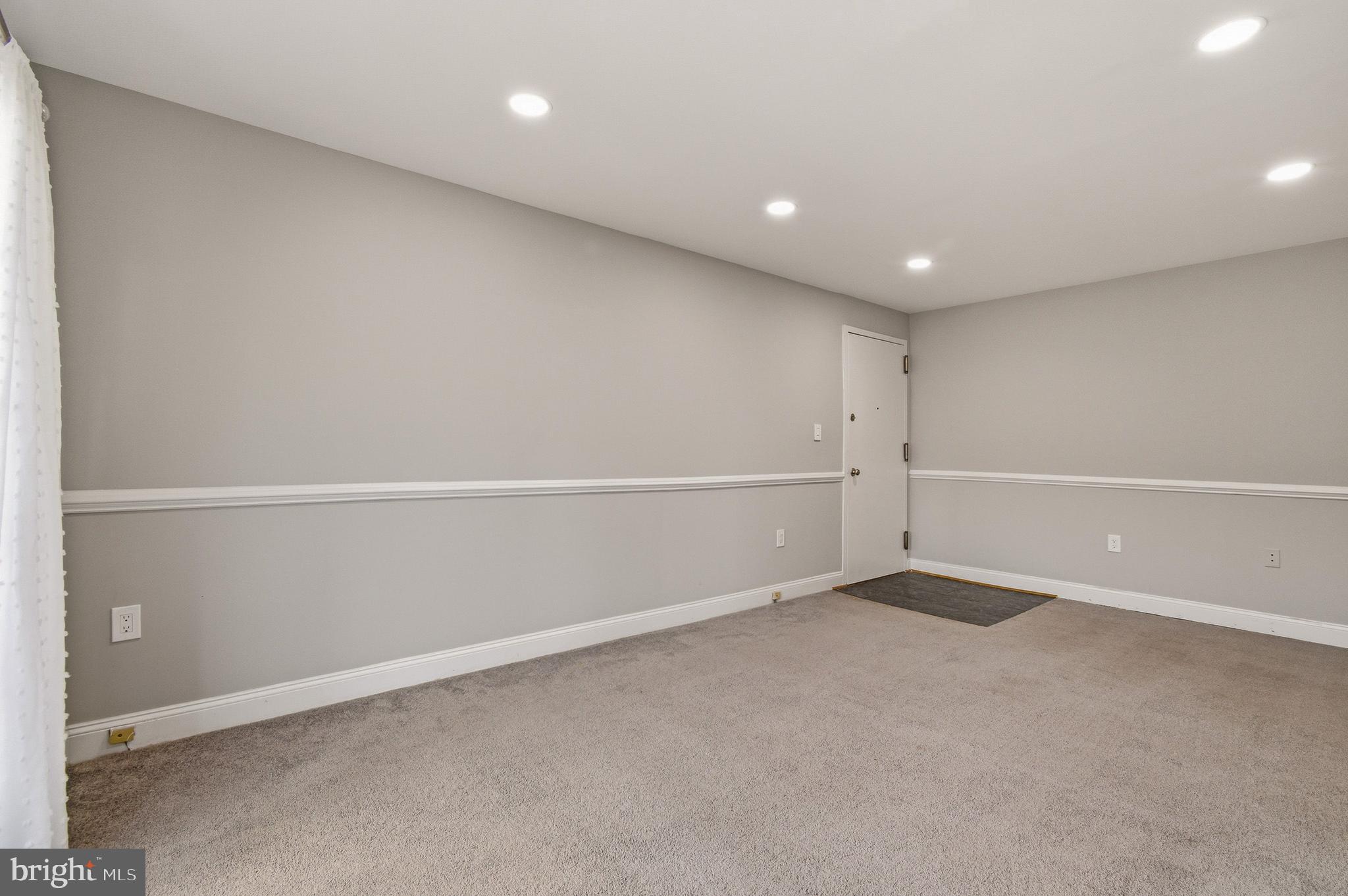 FOXCROFT COLONY CONDOS - Residential