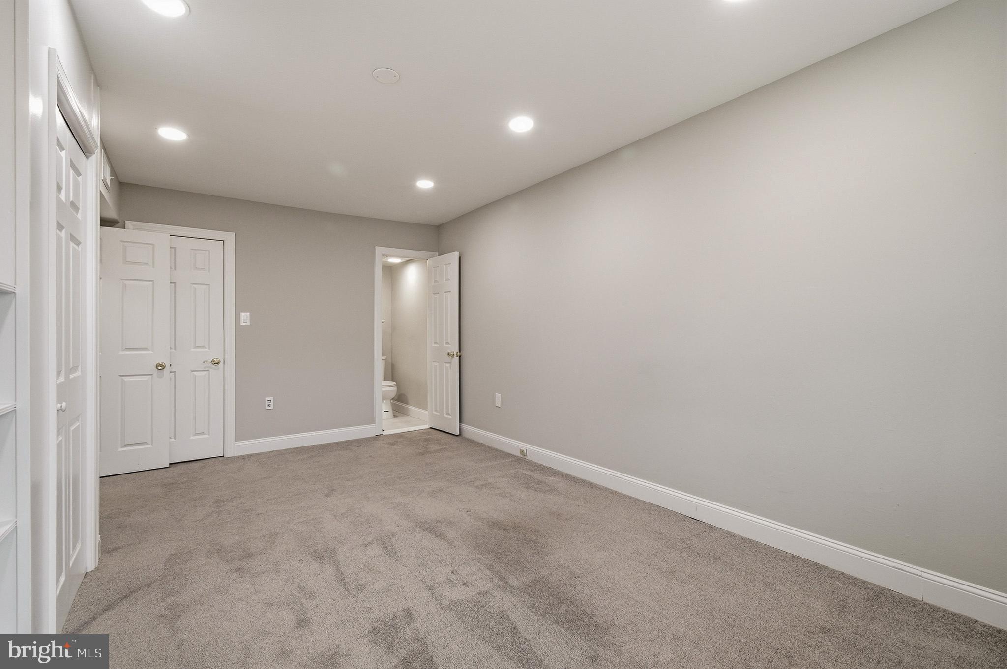 FOXCROFT COLONY CONDOS - Residential