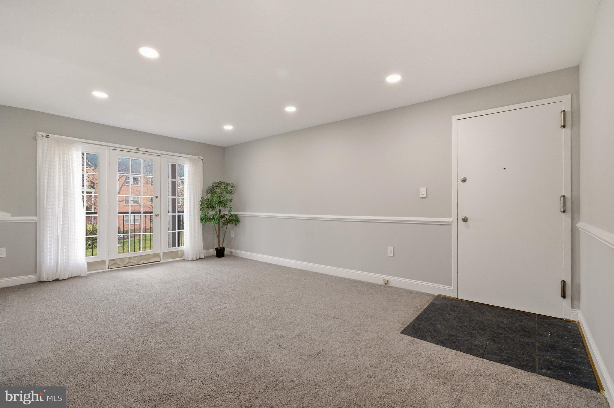 FOXCROFT COLONY CONDOS - Residential