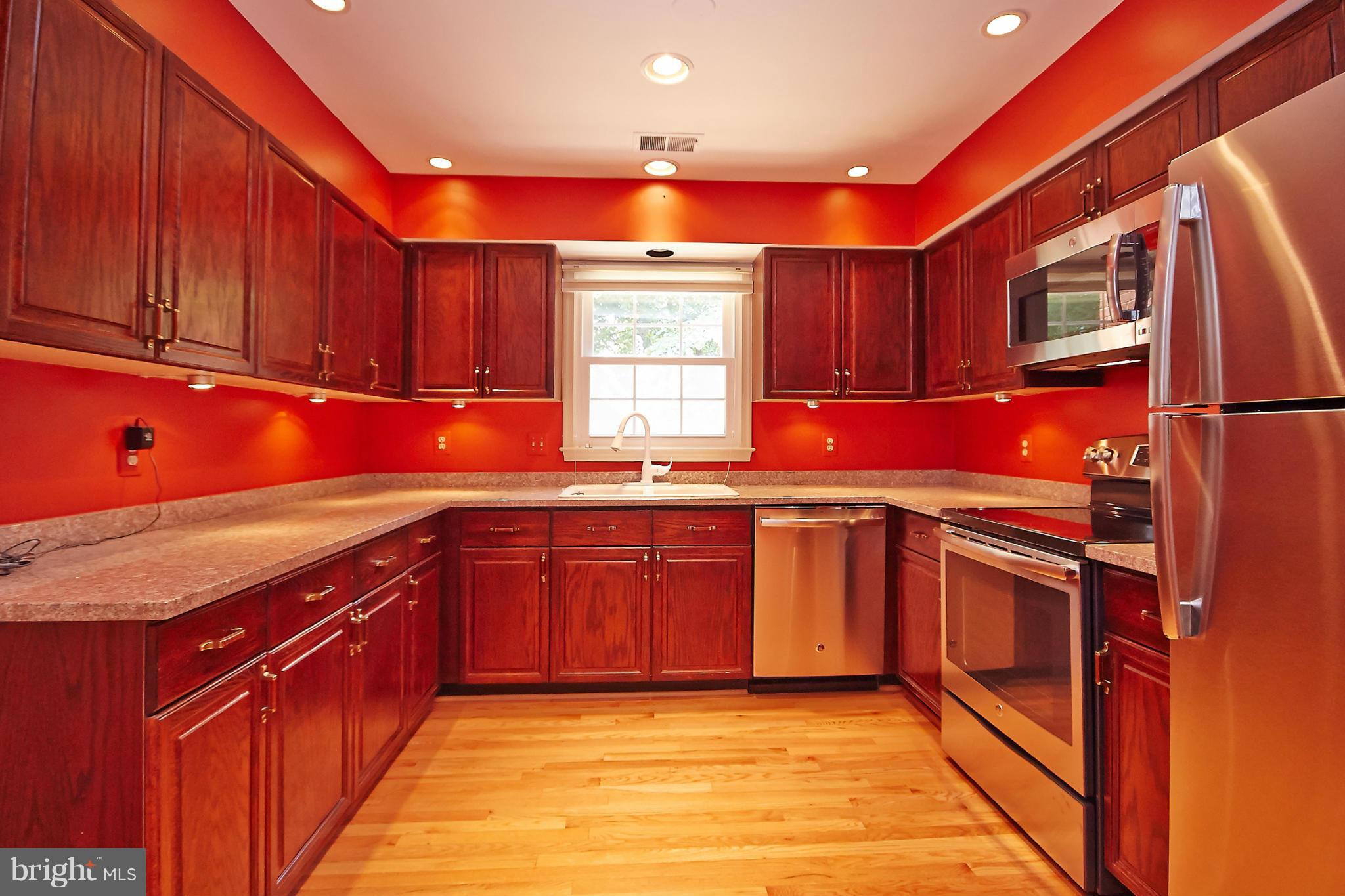 TYSONS TOWNES - Residential