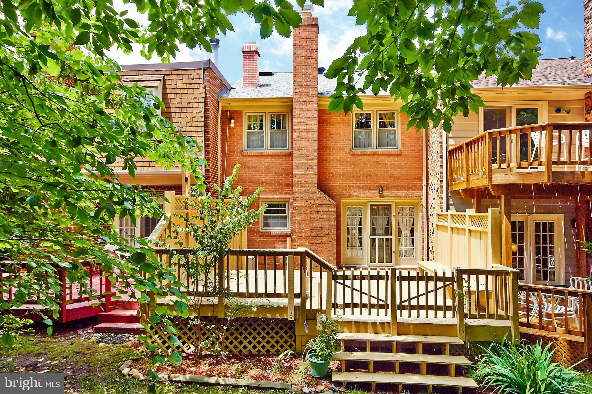 TYSONS TOWNES - Residential