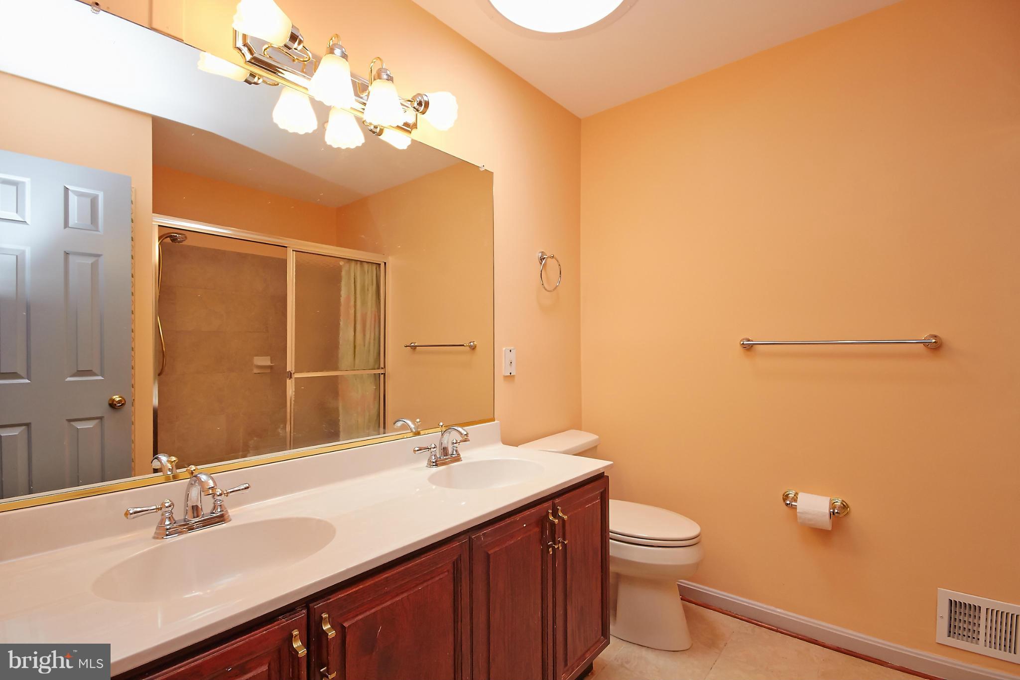 TYSONS TOWNES - Residential