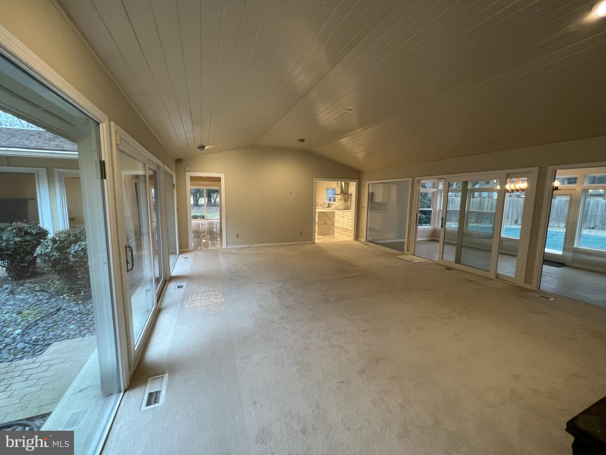 POTOMAC OUTSIDE - Residential Lease