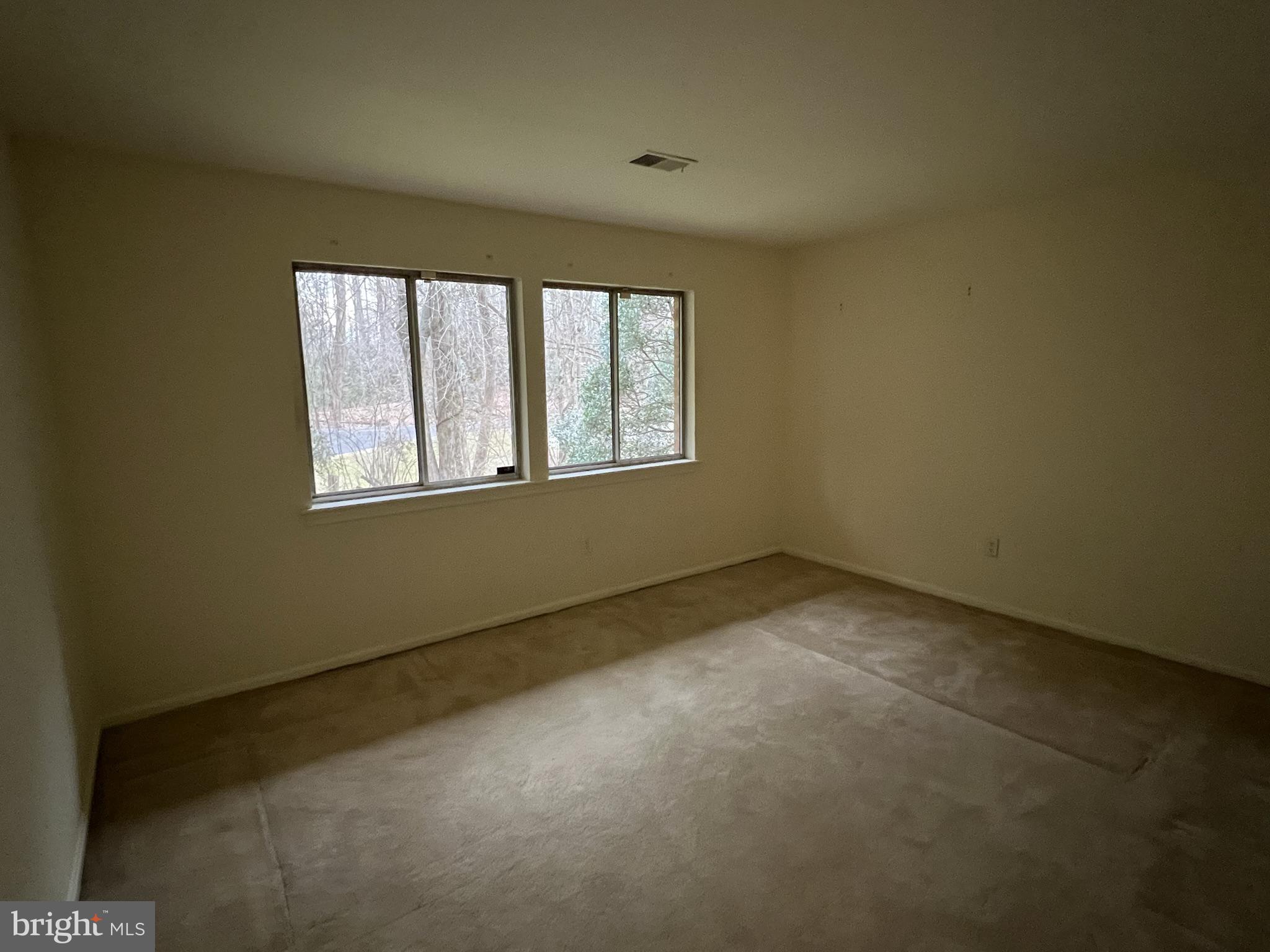 POTOMAC OUTSIDE - Residential Lease