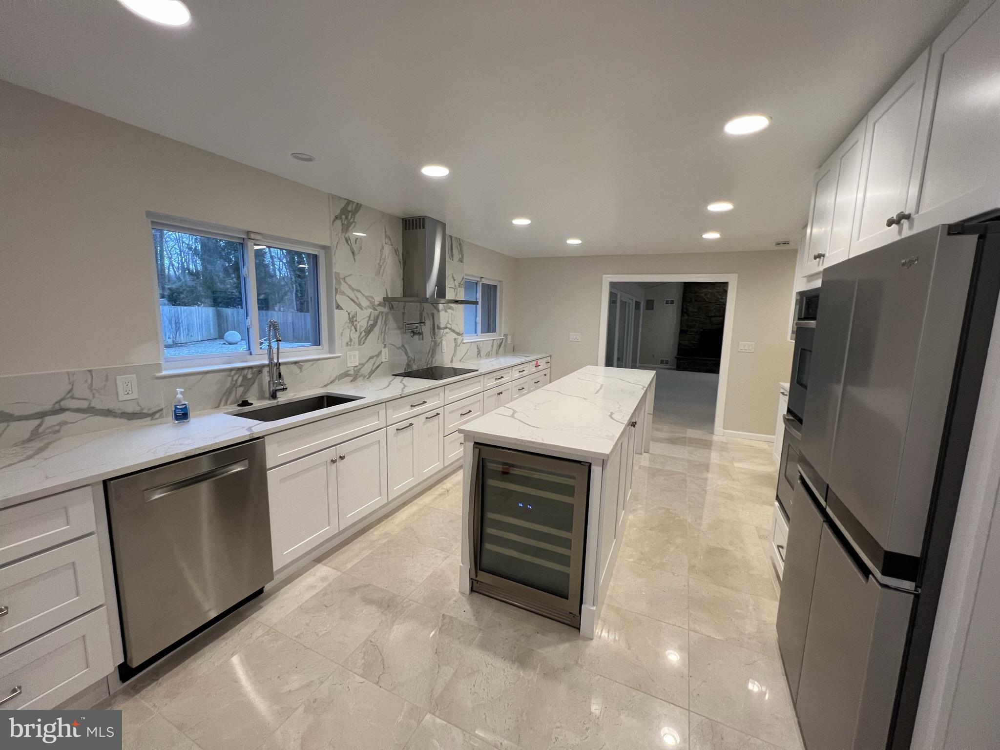 POTOMAC OUTSIDE - Residential Lease