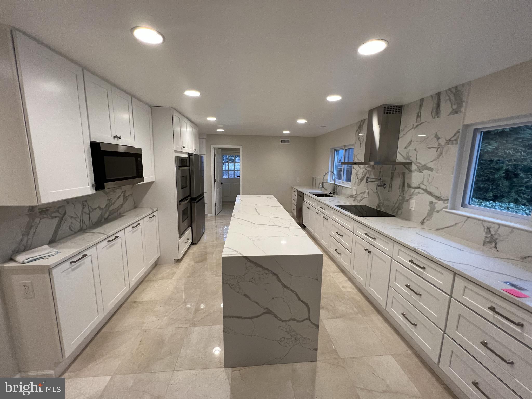 POTOMAC OUTSIDE - Residential Lease