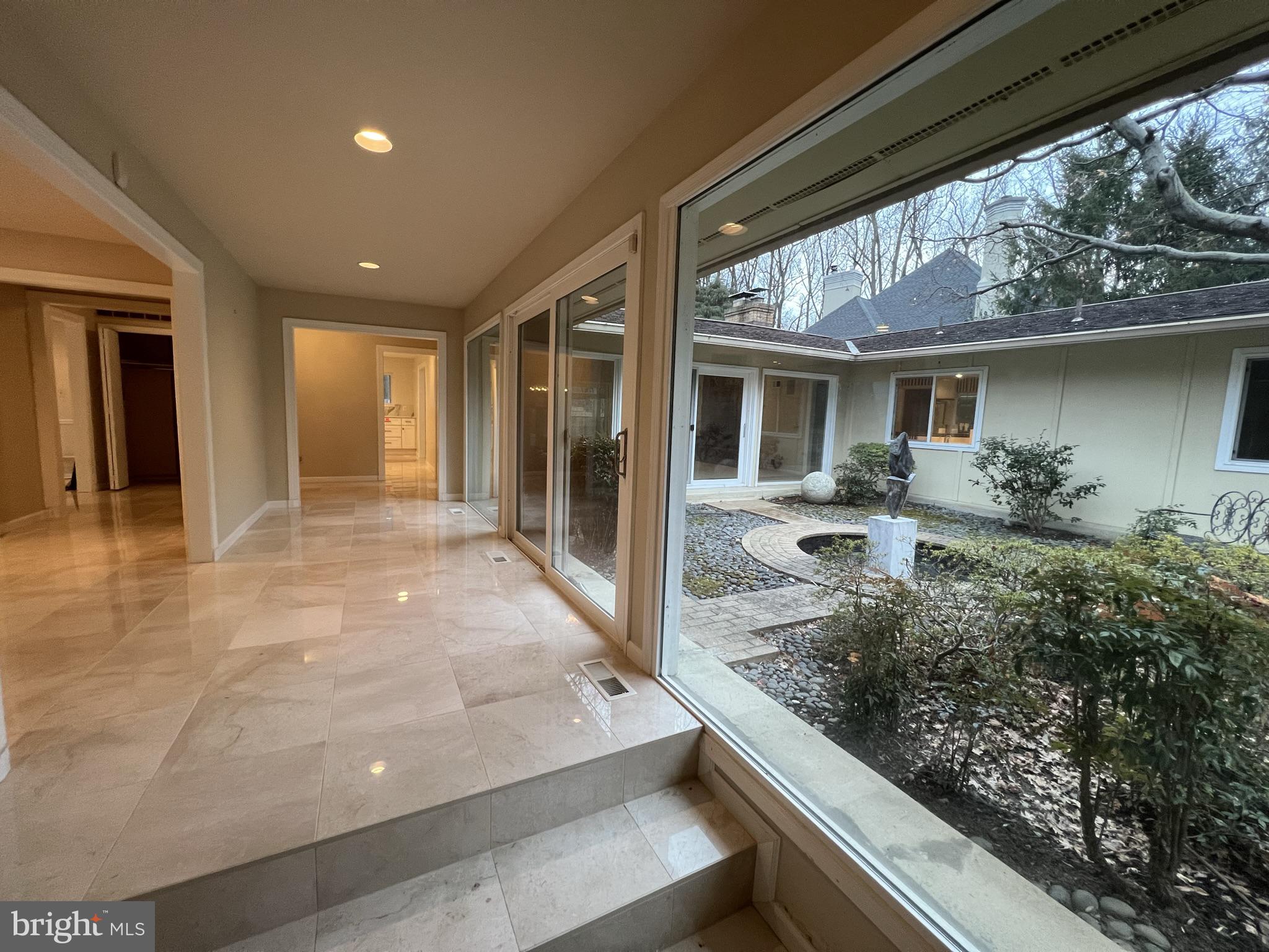 POTOMAC OUTSIDE - Residential Lease