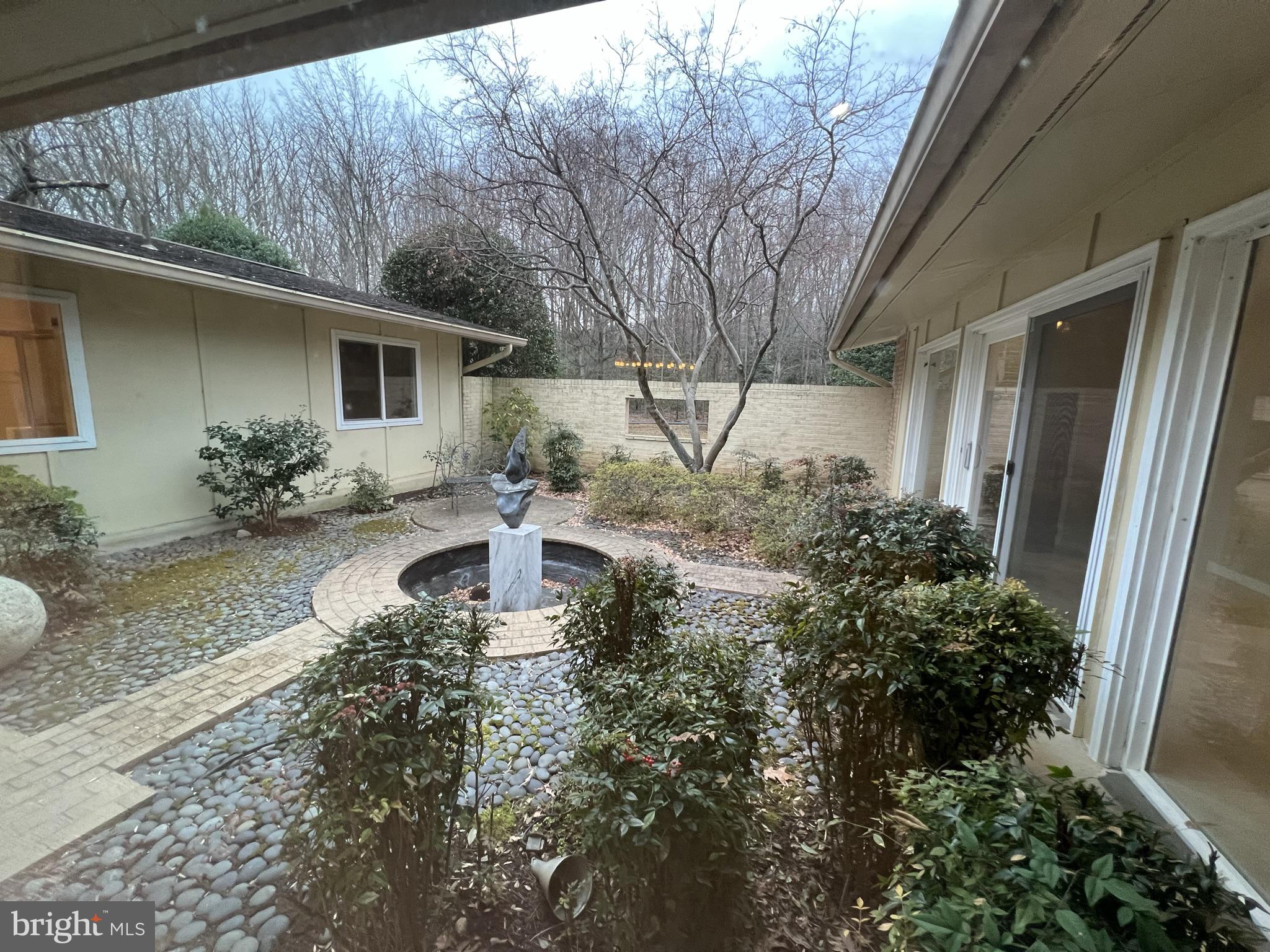 POTOMAC OUTSIDE - Residential Lease