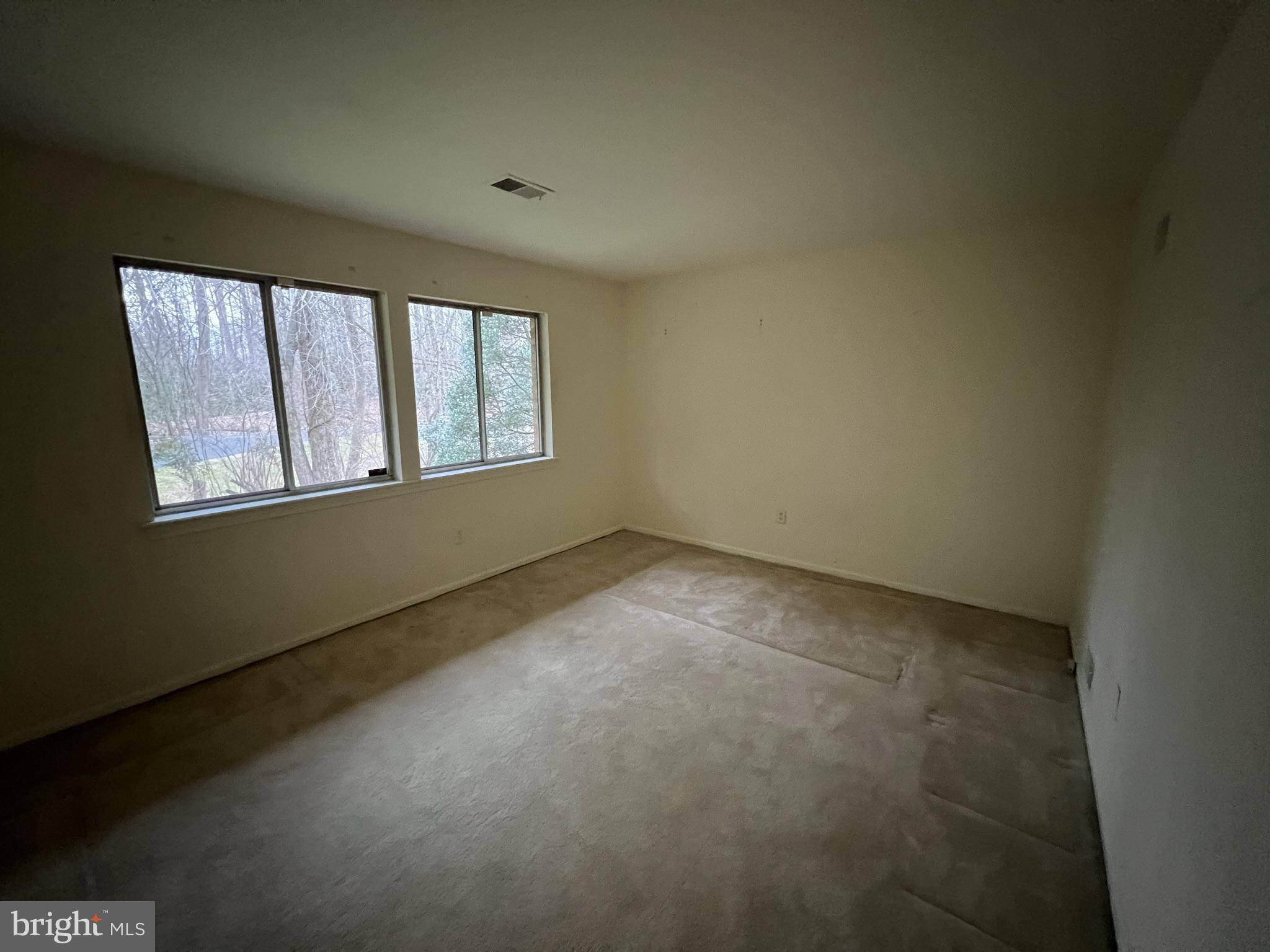 POTOMAC OUTSIDE - Residential Lease