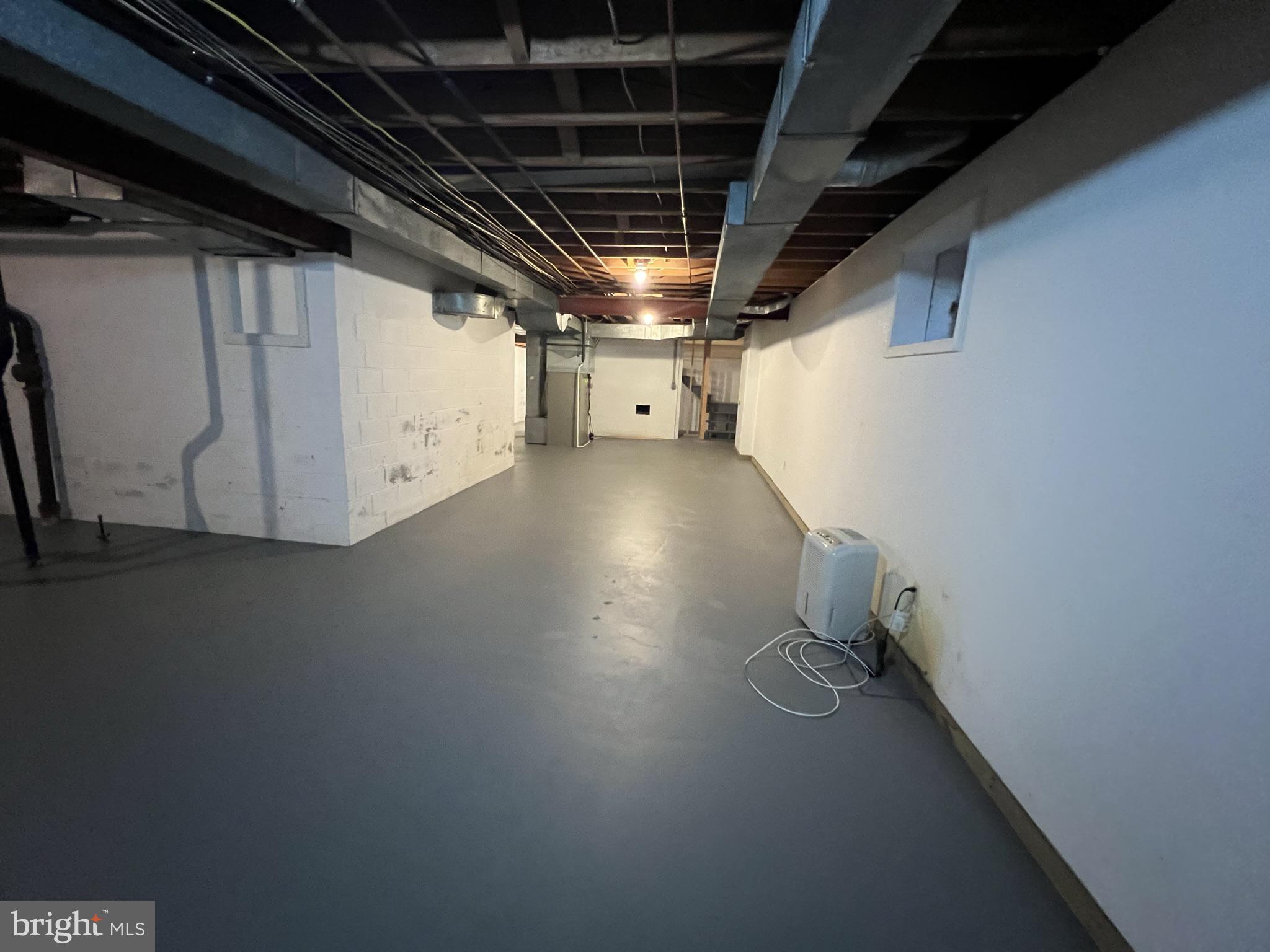 POTOMAC OUTSIDE - Residential Lease