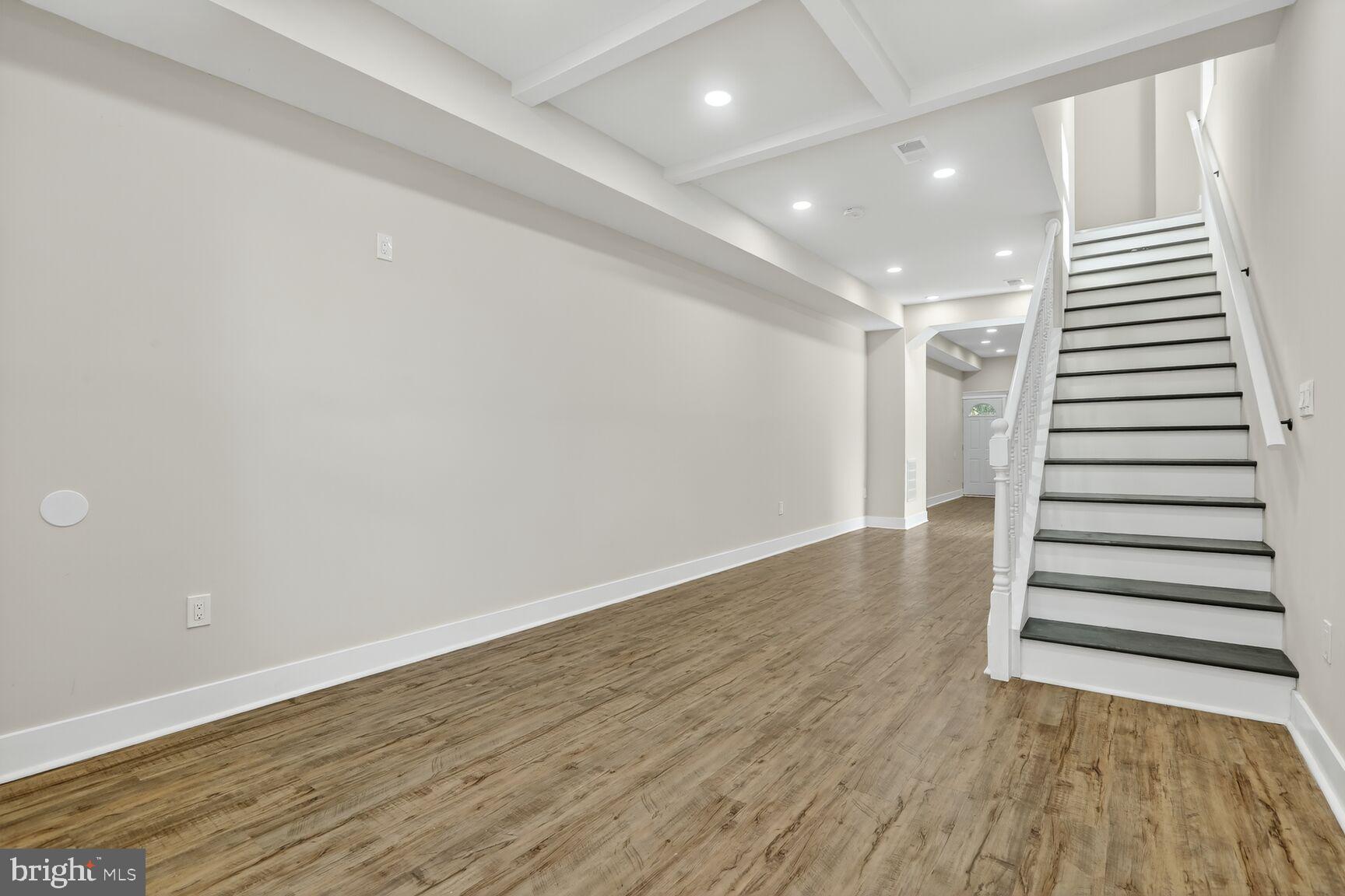 SANDTOWN-WINCHESTER - Residential