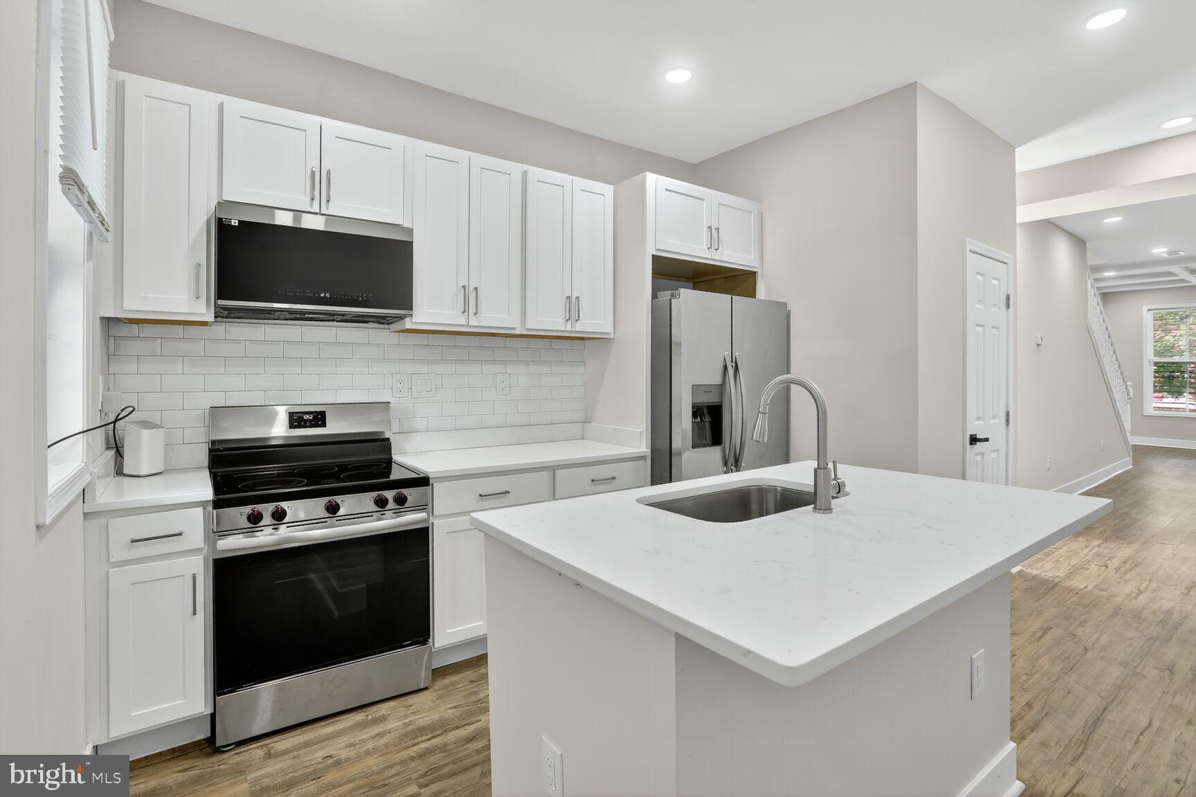 SANDTOWN-WINCHESTER - Residential