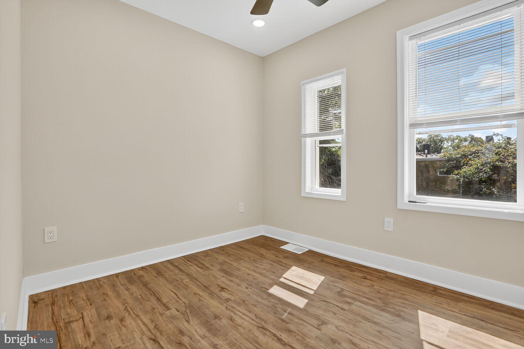 SANDTOWN-WINCHESTER - Residential