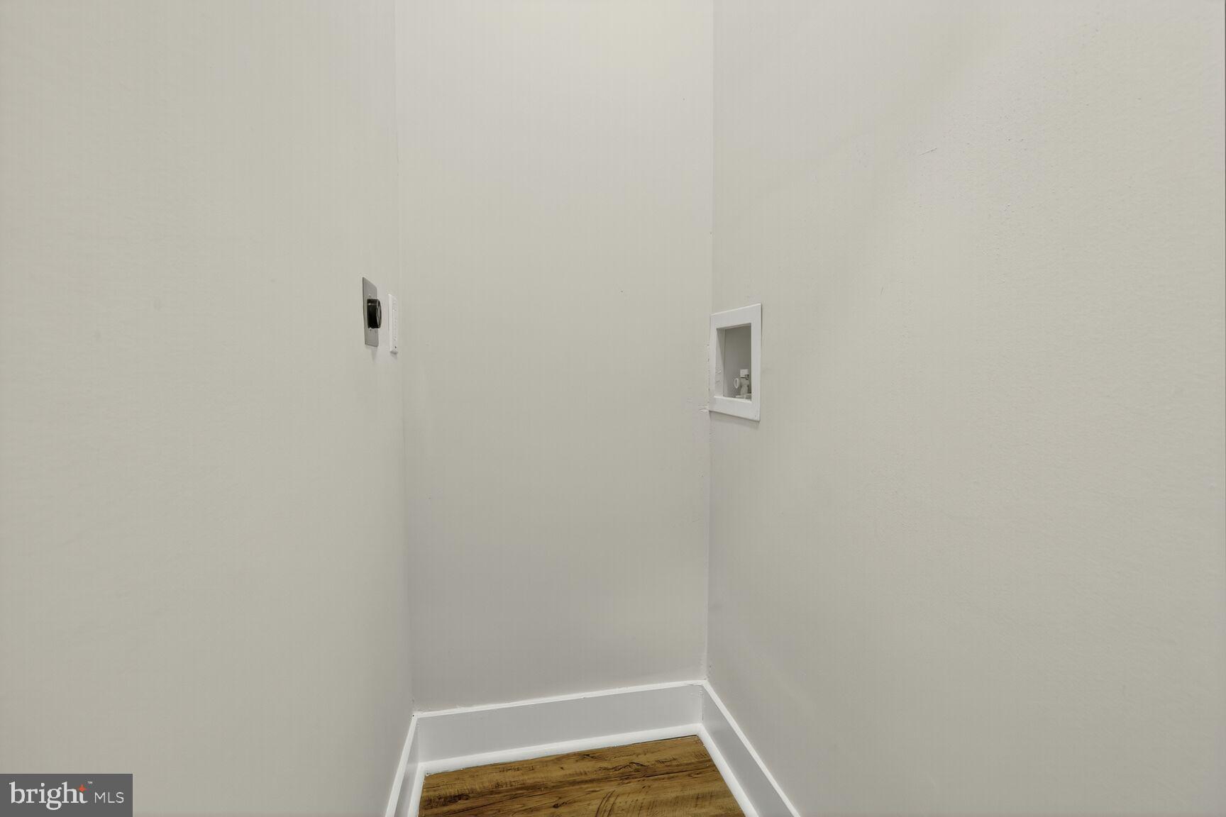 SANDTOWN-WINCHESTER - Residential