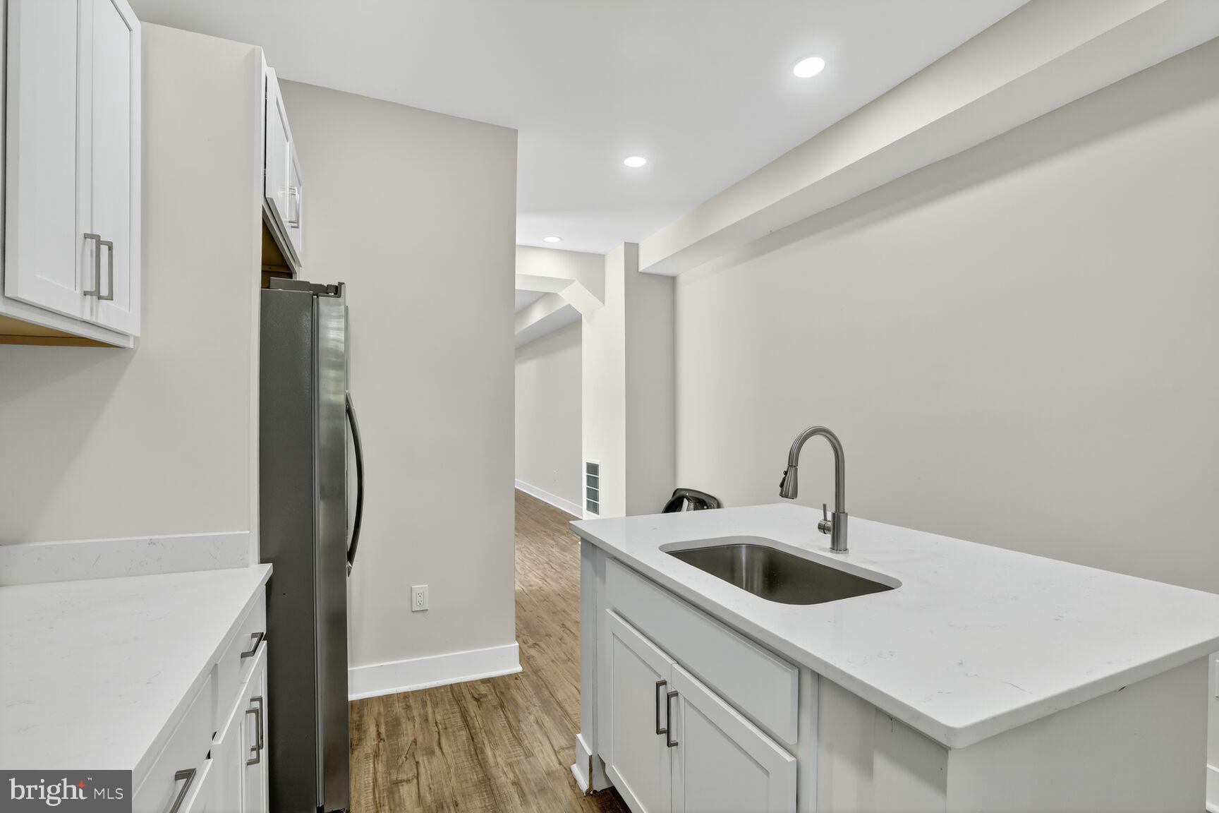 SANDTOWN-WINCHESTER - Residential