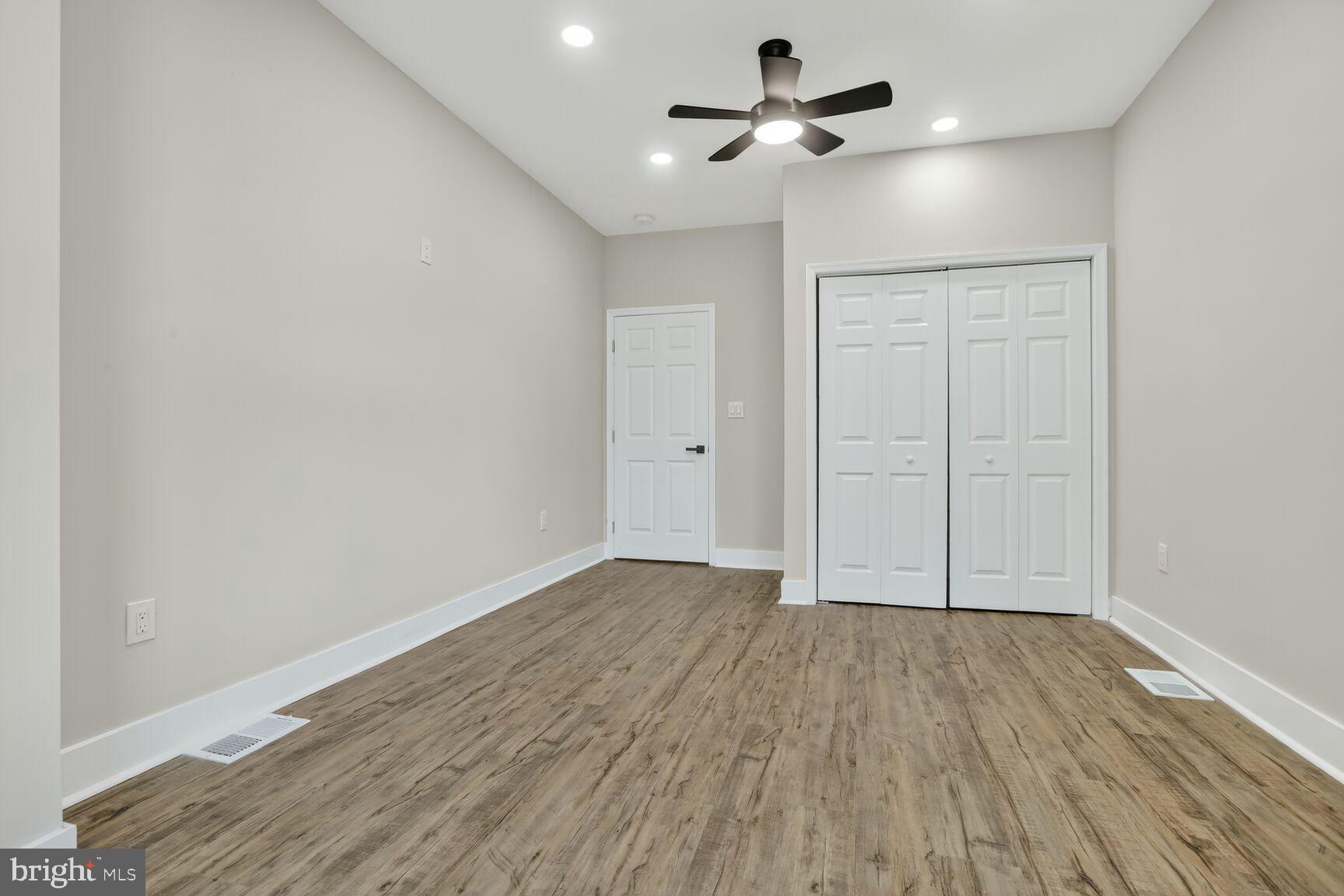 SANDTOWN-WINCHESTER - Residential