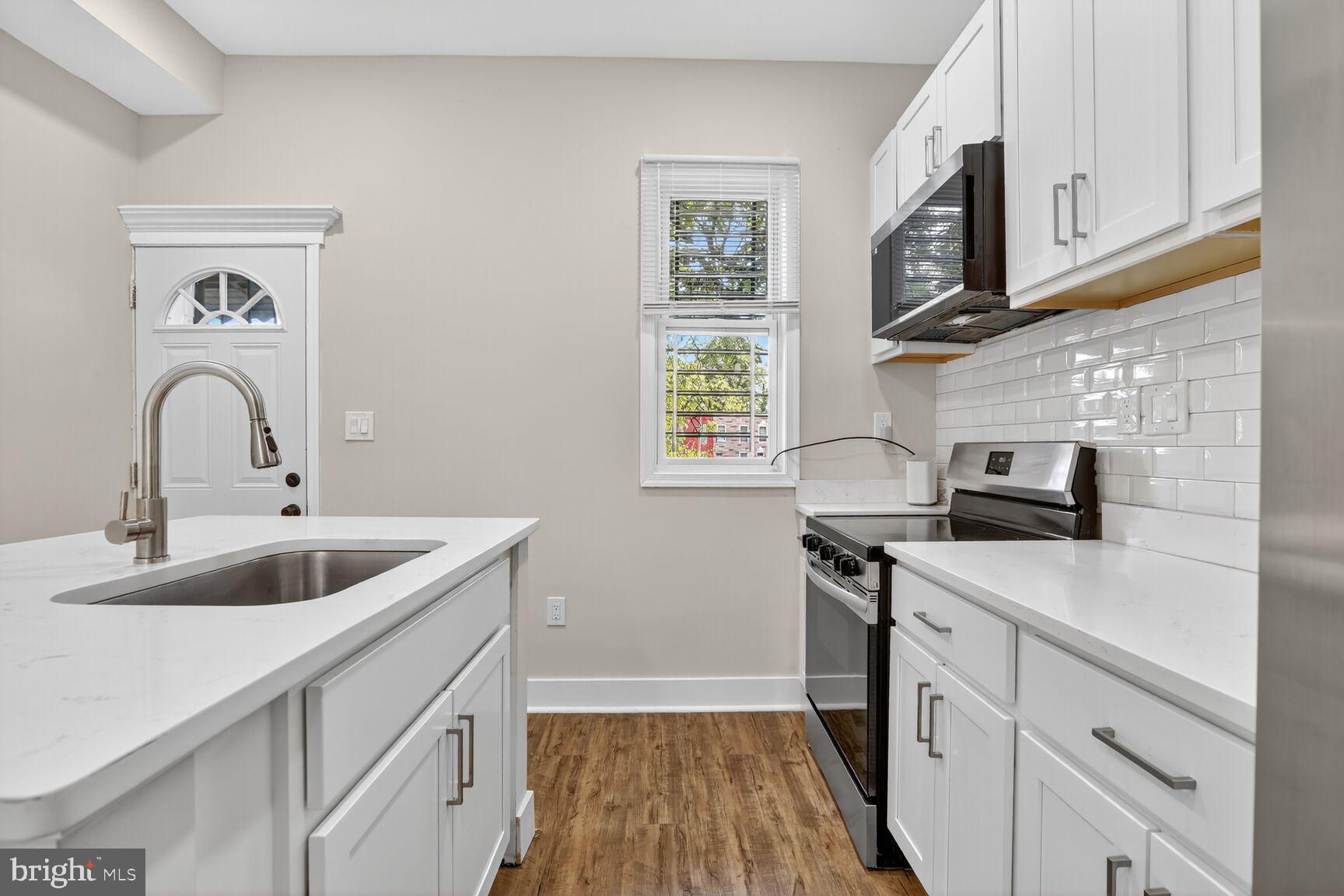 SANDTOWN-WINCHESTER - Residential