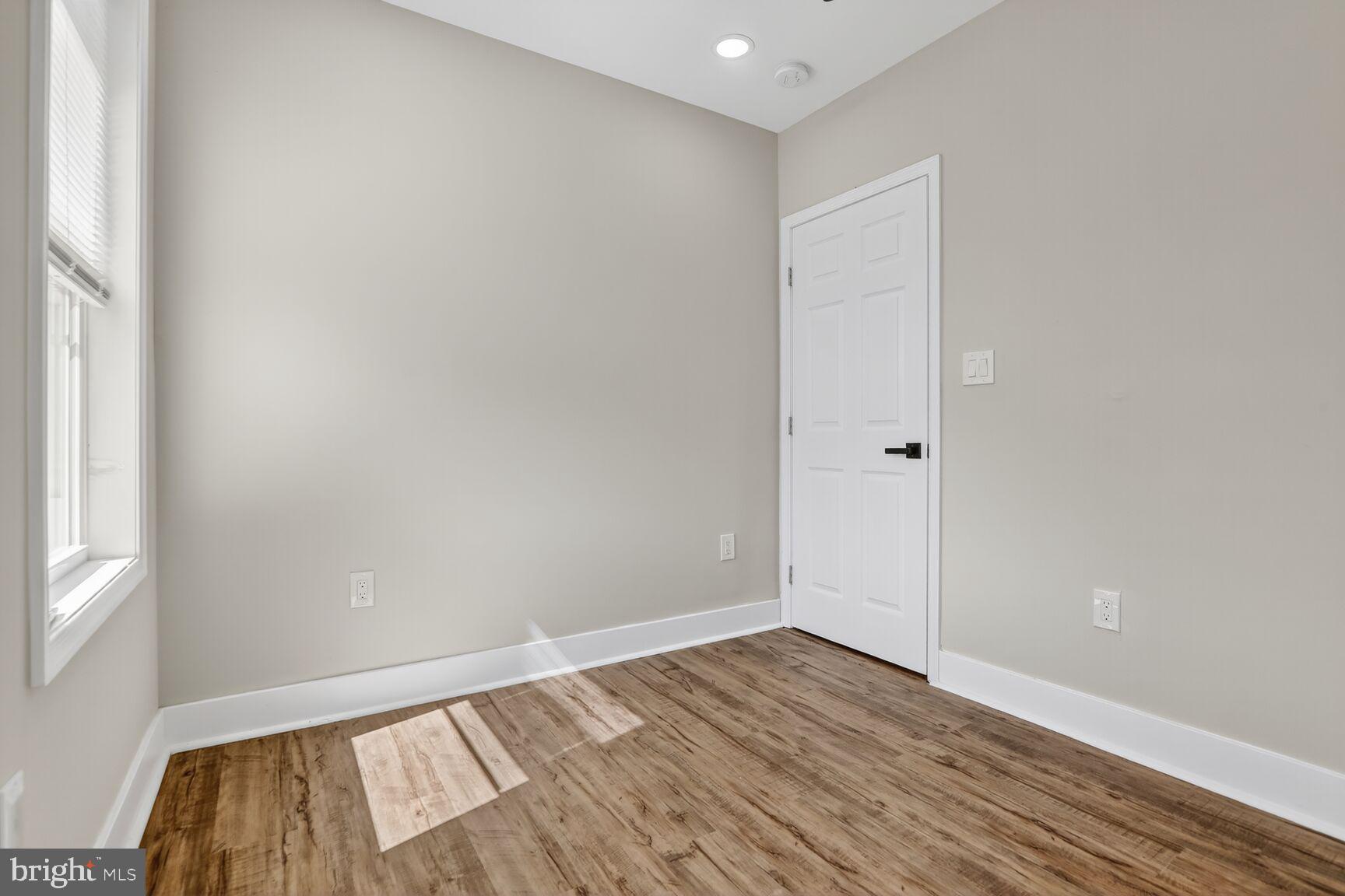 SANDTOWN-WINCHESTER - Residential