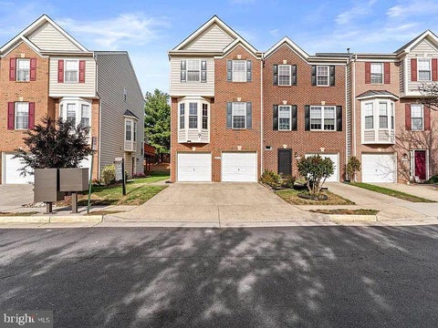 Townhouse For Sale - 4621 Deerwatch Drive<br/> CHANTILLY, VA 20151
