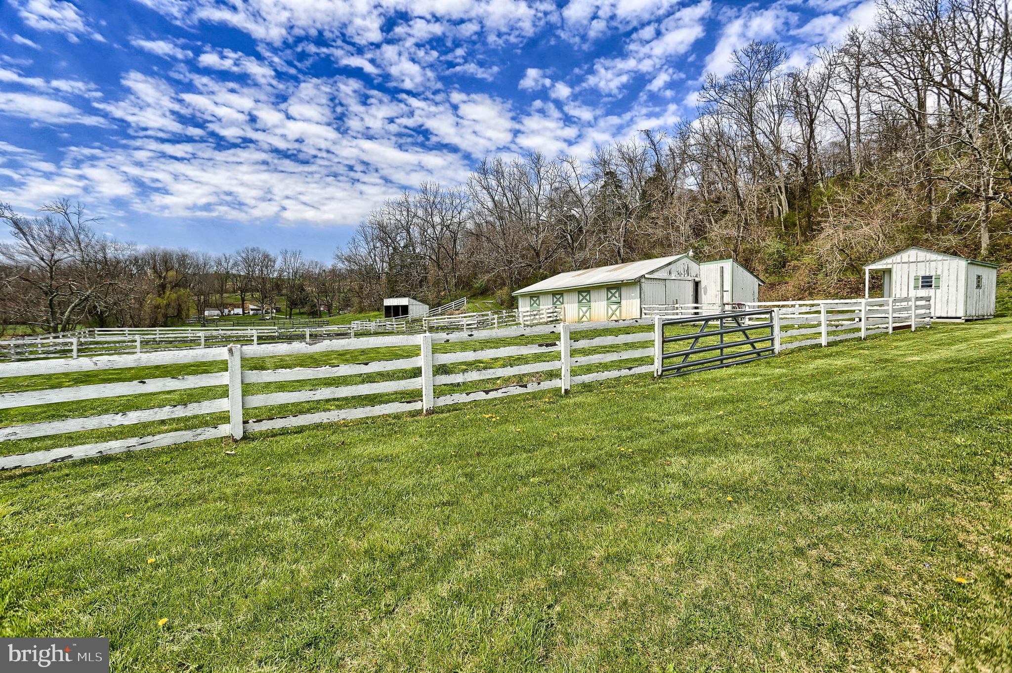 LIONERS CREEK - Residential