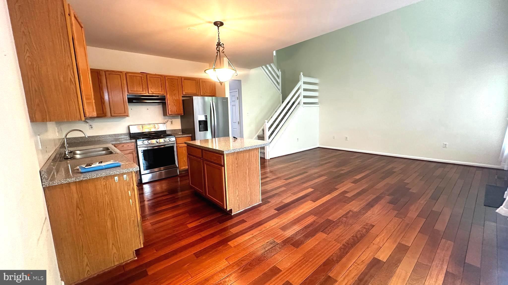CHARLESTOWN OAKS - Residential