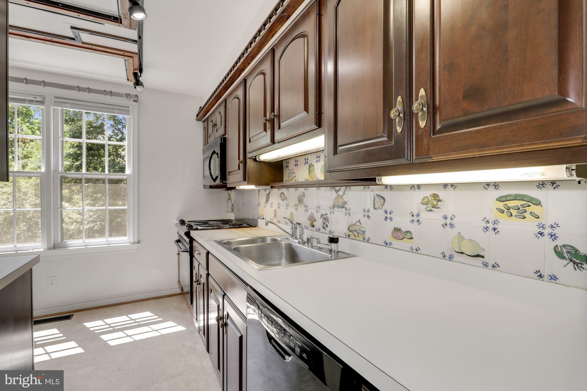 OLDE BELHAVEN TOWNE - Residential