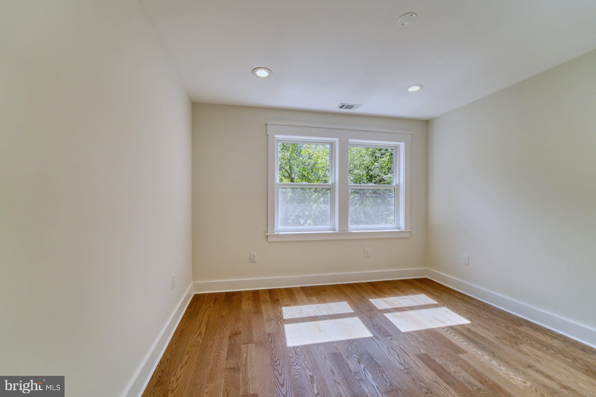 RIVERDALE PARK - Residential